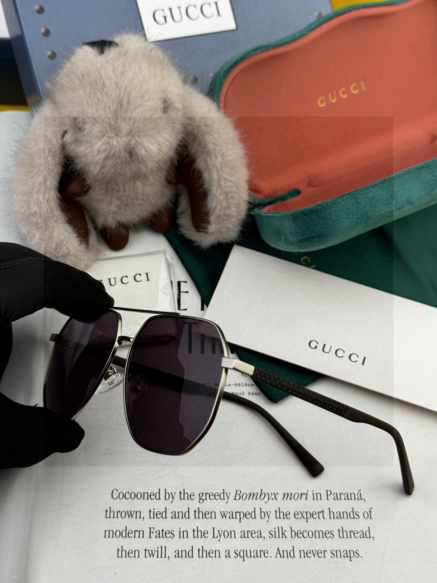 Gucci 。 高品质男女款墨镜 👍 进口宝丽来偏光镜片 。蛤蟆镜 开车钓鱼都可 。百搭显瘦墨镜韩版男士