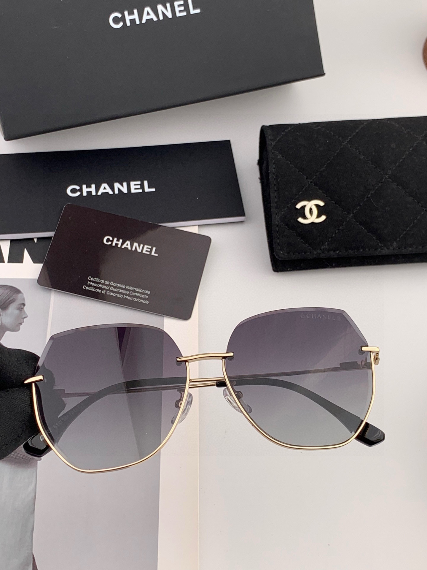 【CHANEL】香奈儿 新款尼龙偏光太眼镜，无框钻石 切边更有质感，大气女人范儿，大脸小脸都好看 ！型号