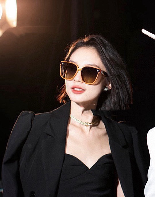 【TR尼龙偏光系列】爱马仕 经典的方框设计，不挑脸型，无论搭配大衣还是连衣裙都非常显气质尼龙偏光镜片预防