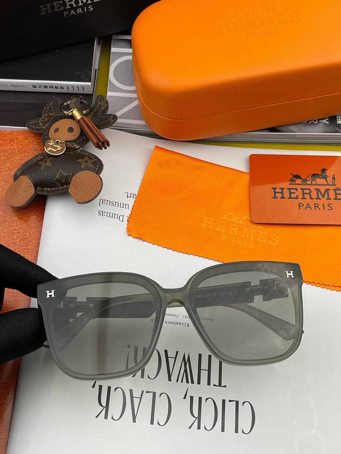 【TR尼龙偏光系列】爱马仕 经典的方框设计，不挑脸型，无论搭配大衣还是连衣裙都非常显气质尼龙偏光镜片预防