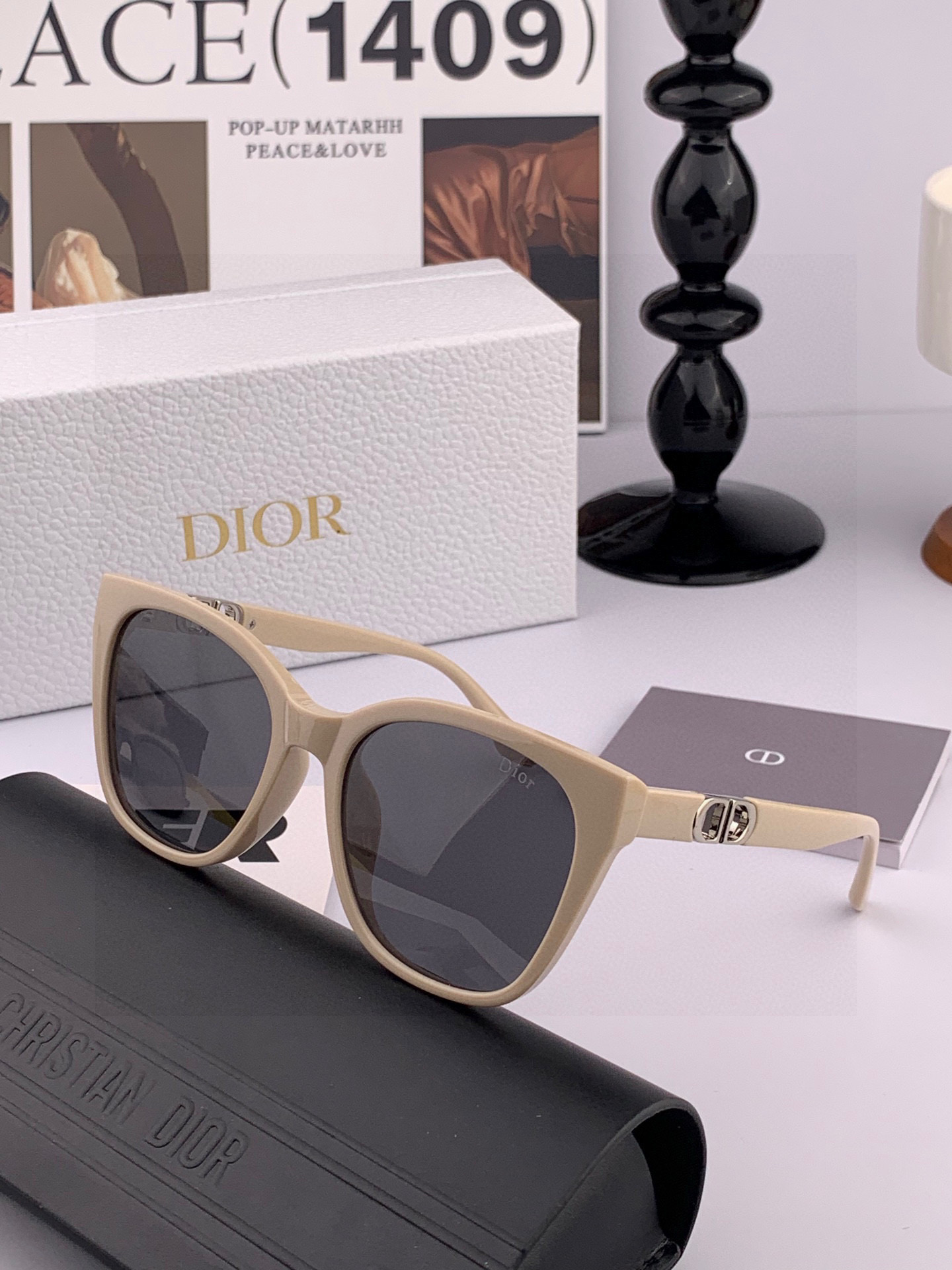 【DIOR】2025新款潮流爆款 时尚方框太阳镜 佩戴舒适 网红潮款墨镜 女士高清加厚偏光太阳镜🕶️ 🎉