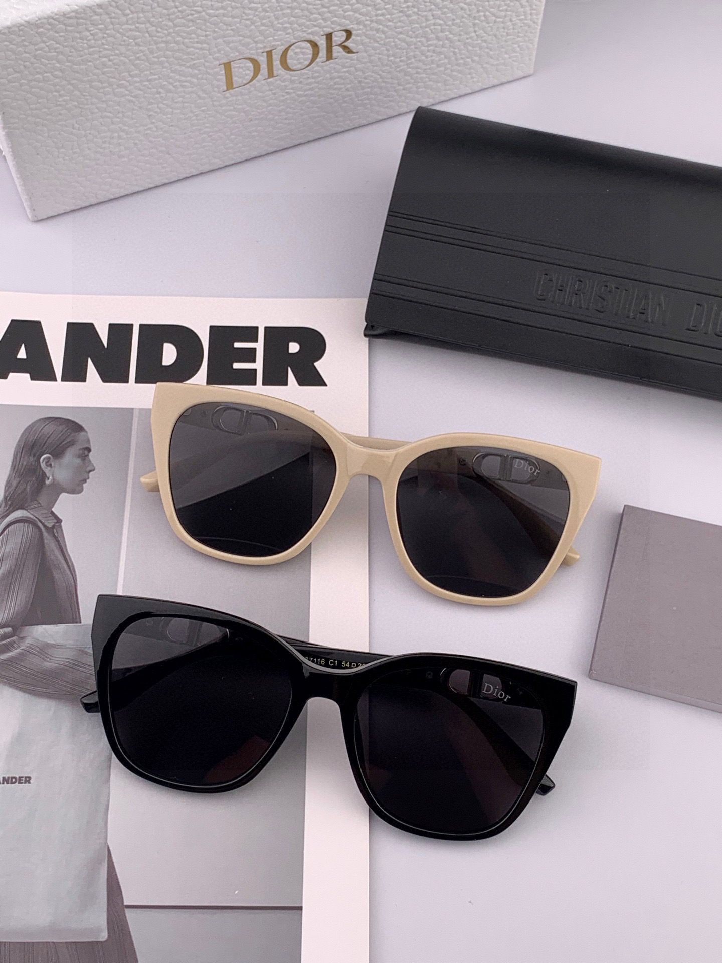 【DIOR】2025新款潮流爆款 时尚方框太阳镜 佩戴舒适 网红潮款墨镜 女士高清加厚偏光太阳镜🕶️ 🎉