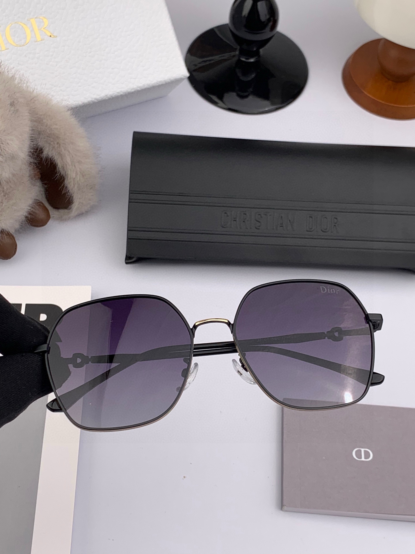 DIOR🌋☔️时尚方框太阳镜顶级奢侈品[强] 高品质[胜利][亲亲]🍦🍨 [得意] 气质非凡😄 🍫🍪女士