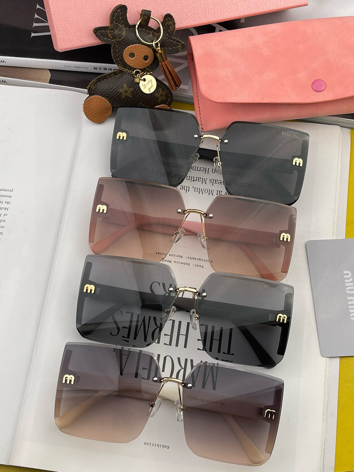 🔺 【缪缪 】2025开春新款 潮流爆款 时尚方框太阳镜 高品质 佩戴舒适 网红潮款墨镜 女士高清太阳镜