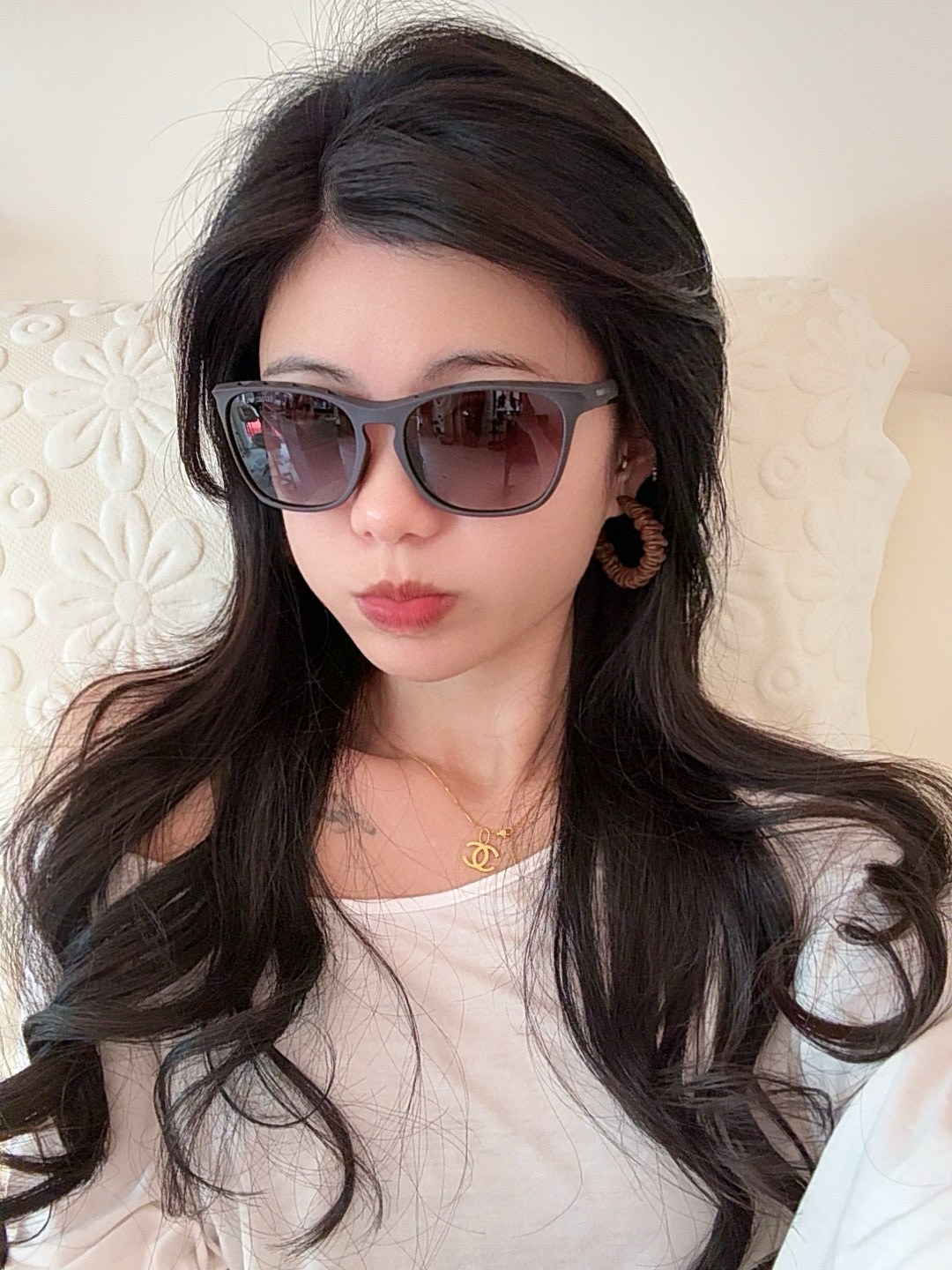 阿玛尼 大框太阳镜墨镜经典的方框设计，不挑脸型，无论搭配大衣还是连衣裙都非常显气质偏光镜片预防紫外线 型