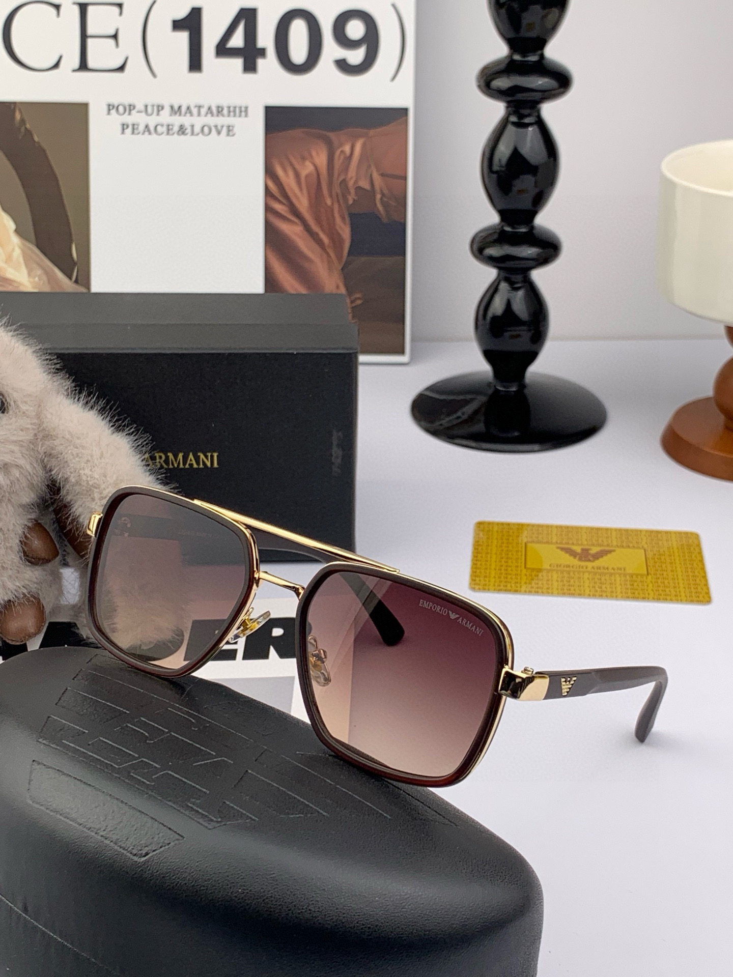 【阿玛尼】2025新款超百搭金属太阳镜、造型轮廓超大镜框完美修饰脸型，时尚超级百搭 ！型号：A624