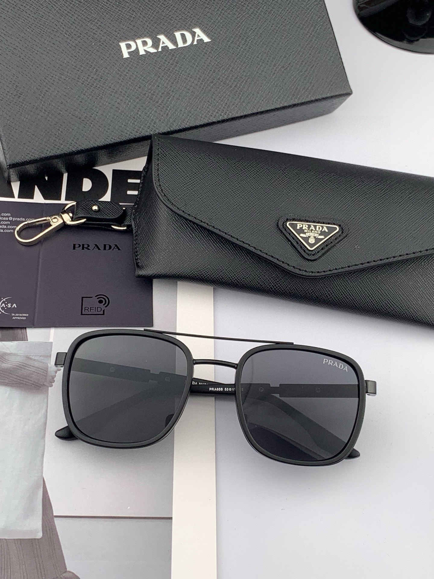 【PRADA】普拉达 2025新款太阳眼镜 界级大师制造..最新 高档 潮流🐚🐚时尚百搭🌪🌪男款百搭瘦脸