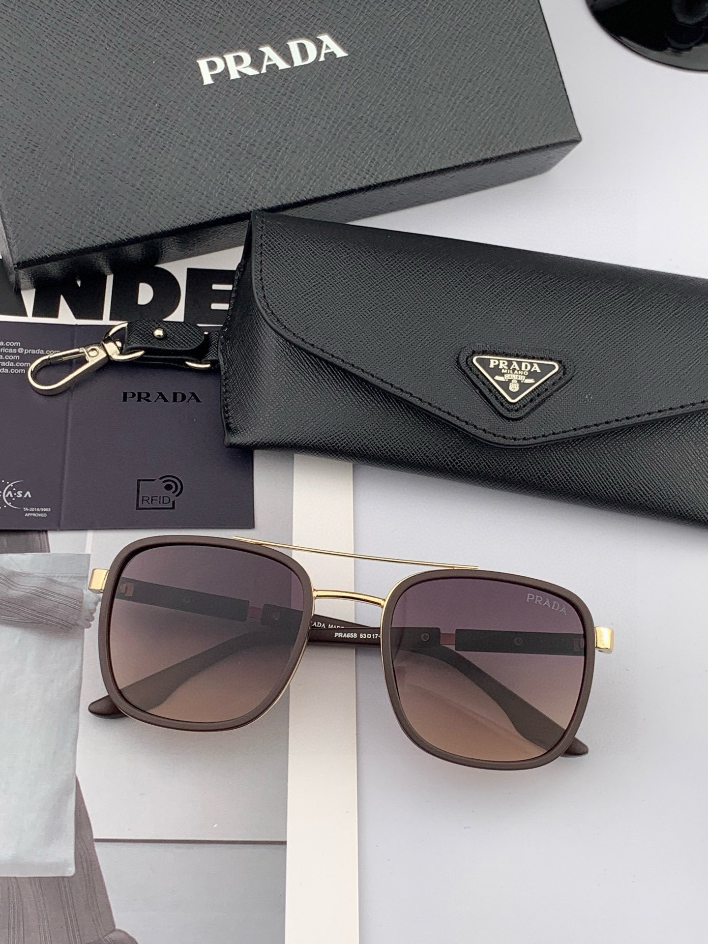 【PRADA】普拉达 2025新款太阳眼镜 界级大师制造..最新 高档 潮流🐚🐚时尚百搭🌪🌪男款百搭瘦脸