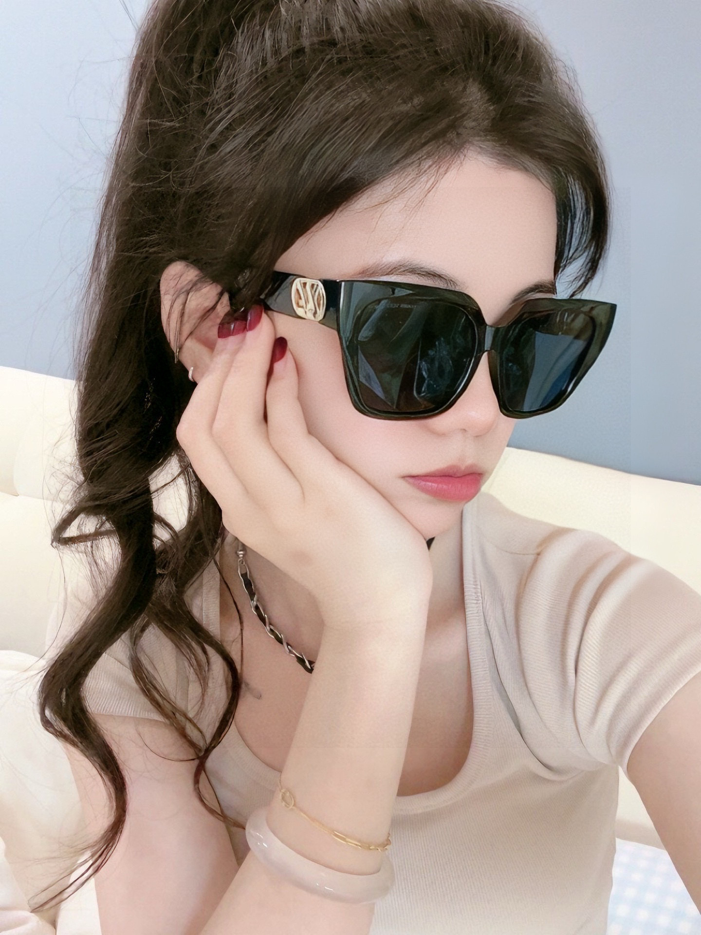 LV 2025新款女士方框太阳眼镜 开车墨镜 新款太阳镜 时尚大方 舒适轻盈 精致奢华 超轻 型号：L9