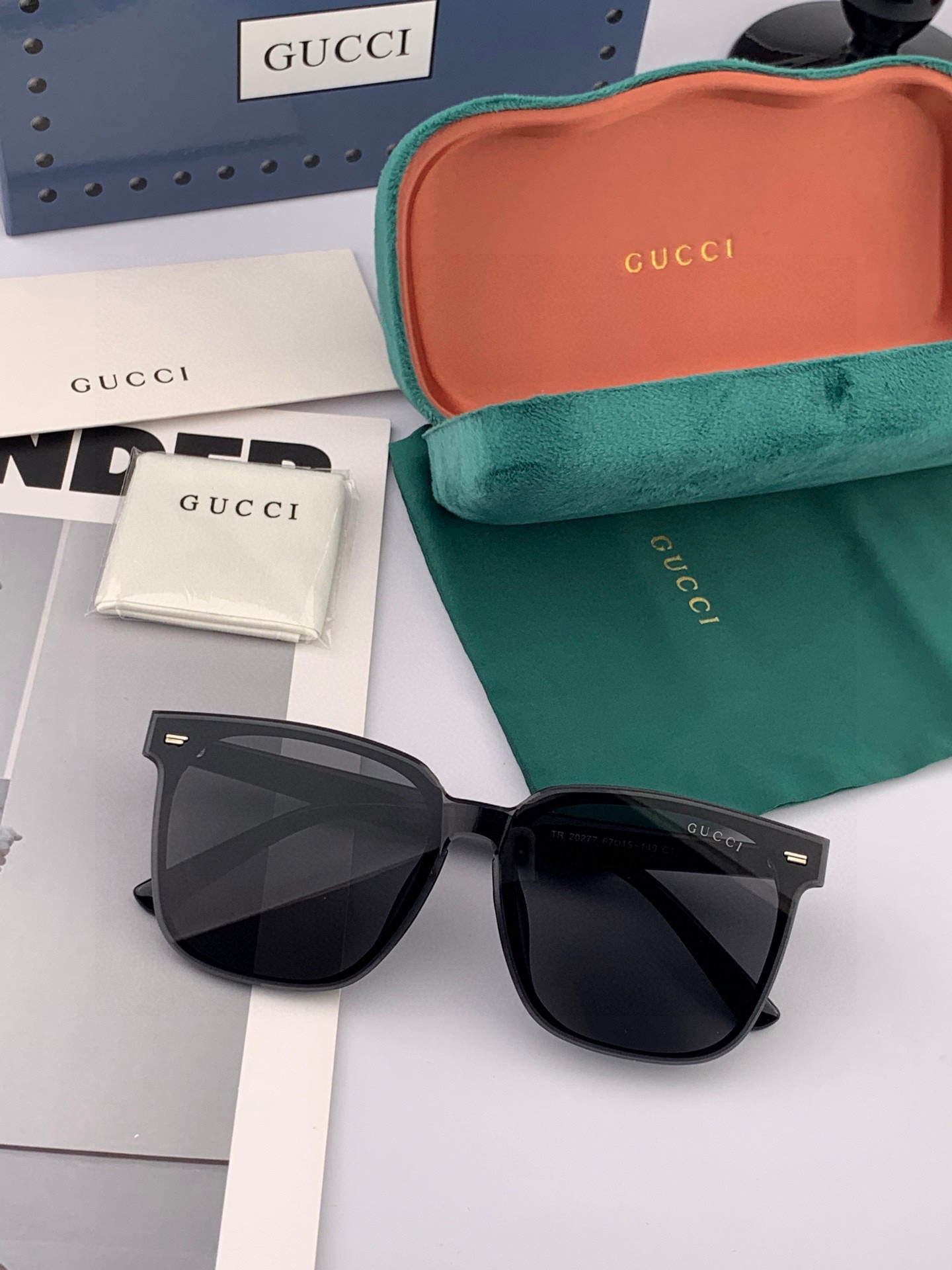 🔺 【GUCCI-尼龙太阳镜】2025开春新款 潮流爆款 时尚方框连体太阳镜 高品质 佩戴舒适 网红潮款