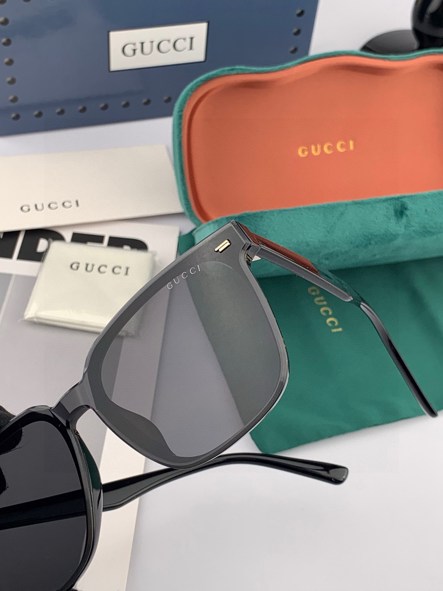 🔺 【GUCCI-尼龙太阳镜】2025开春新款 潮流爆款 时尚方框连体太阳镜 高品质 佩戴舒适 网红潮款