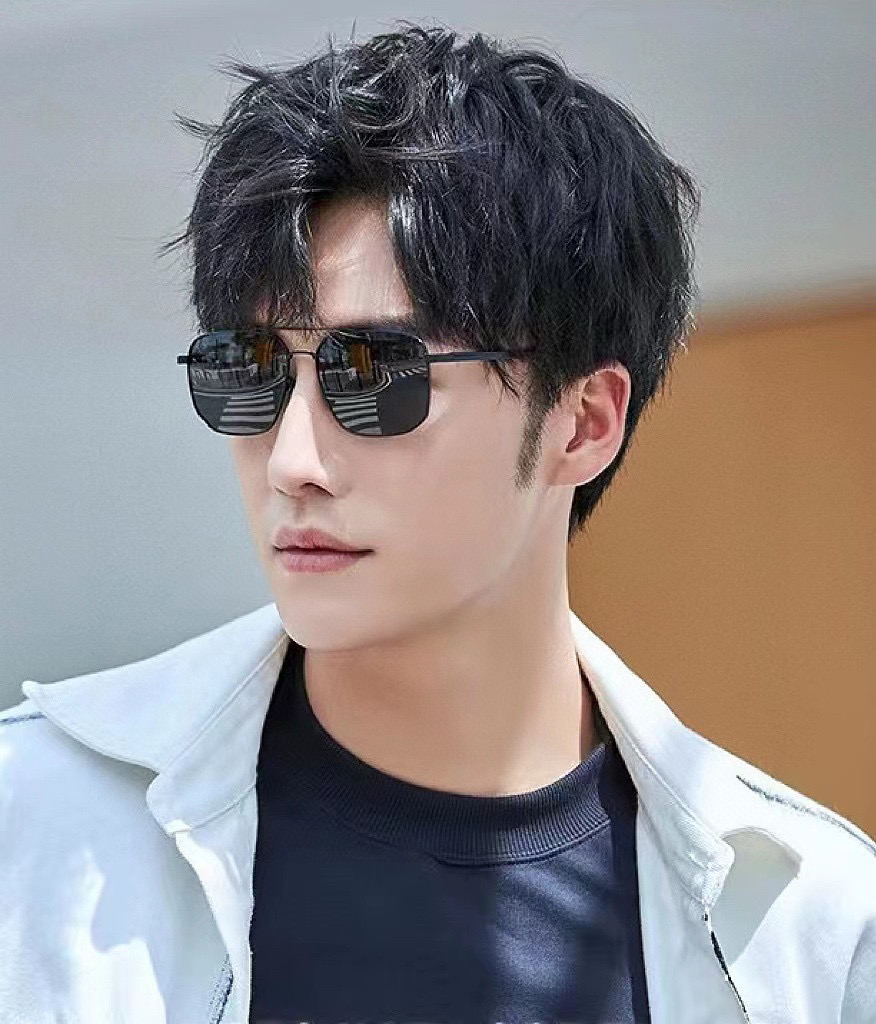 GUCCI 官网同步。 高品质男女款墨镜 👍 进口宝丽来偏光镜片 。蛤蟆镜 开车钓鱼都可 。型号：G33