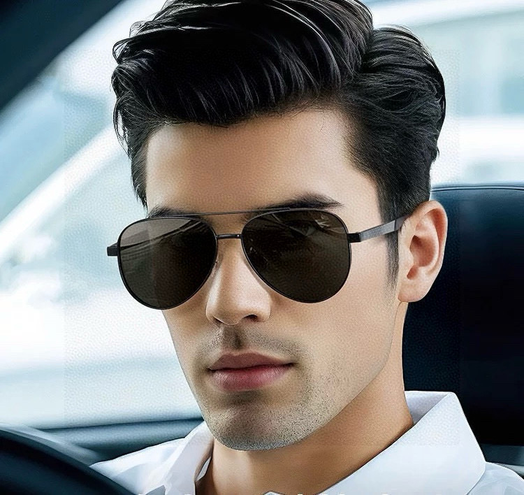 GUCCI 男款炫彩飞行员偏光太阳镜 ❤️材质：高清尼龙加厚卡槽高清偏光镜片 🌹无边框镜架💕颜 型号：G