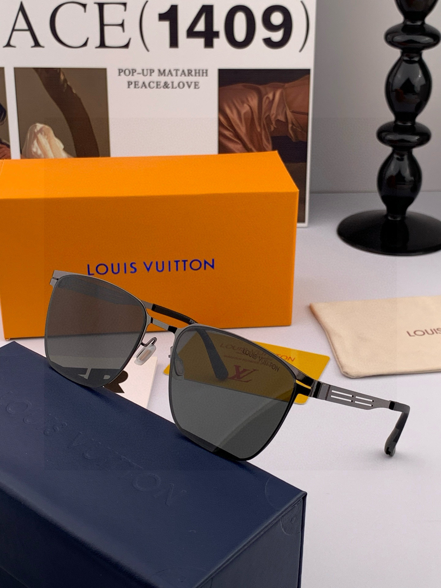 ♦️LV 2025新款男女情侣款太阳镜多边形墨镜iP电镀永不褪色 超轻超有弹性整幅眼镜无螺丝重要的是压不