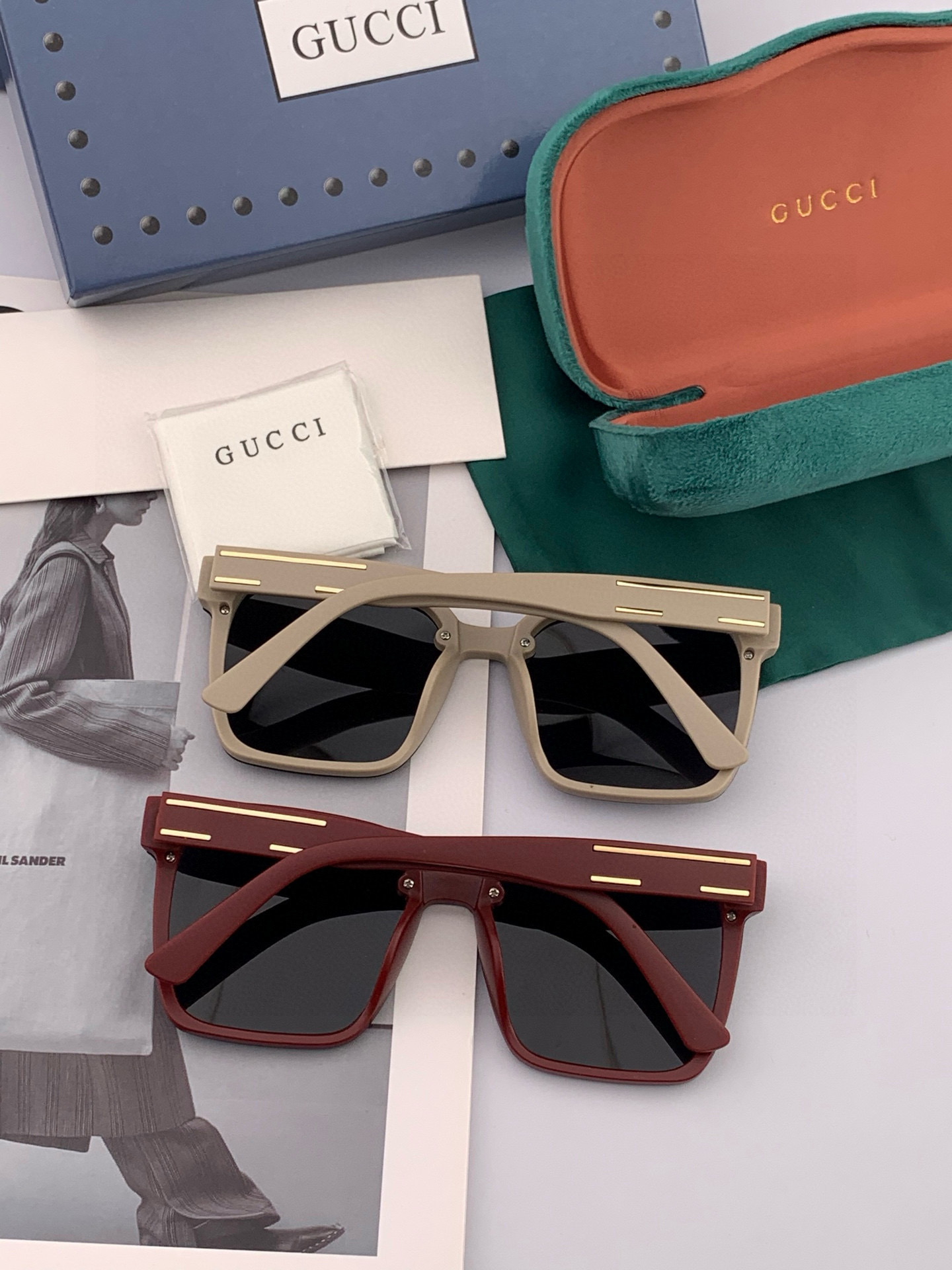 Gucci 经典的方框设计，不挑脸型，无论搭配大衣还是连衣裙都非常显气质尼龙偏光镜片预防紫外线 型号：G