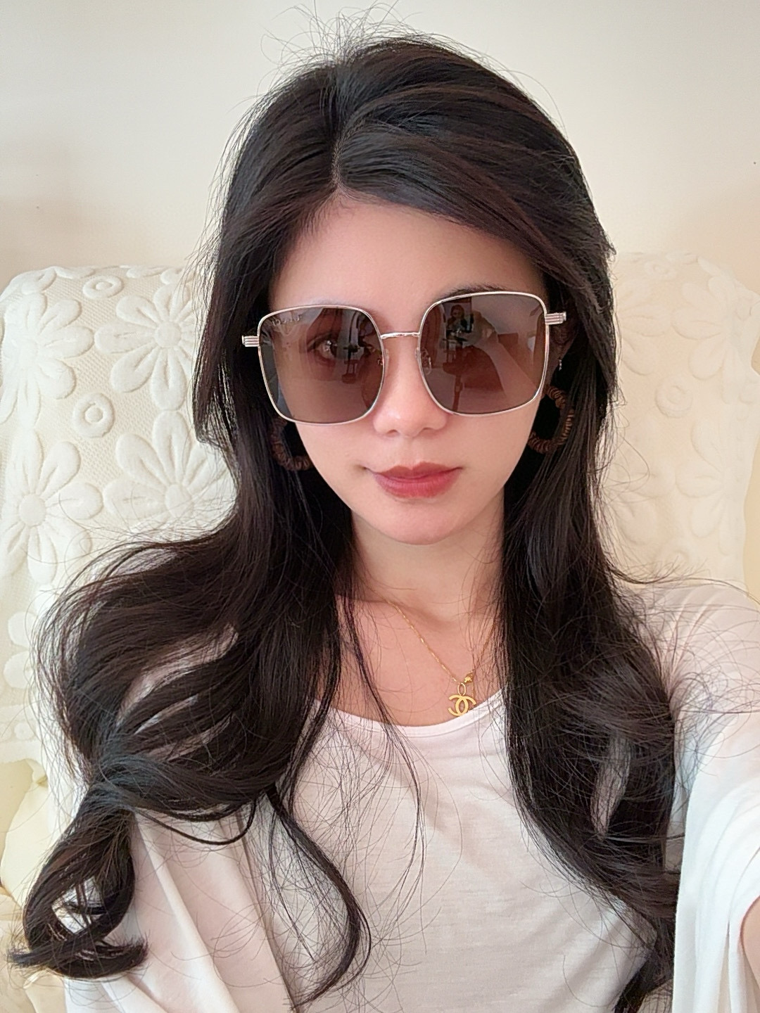 Gucci墨镜2025新款 。 方框设计再优雅的同时还能在视觉上修饰脸型，敲显脸小，不挑脸型 复古的马衔