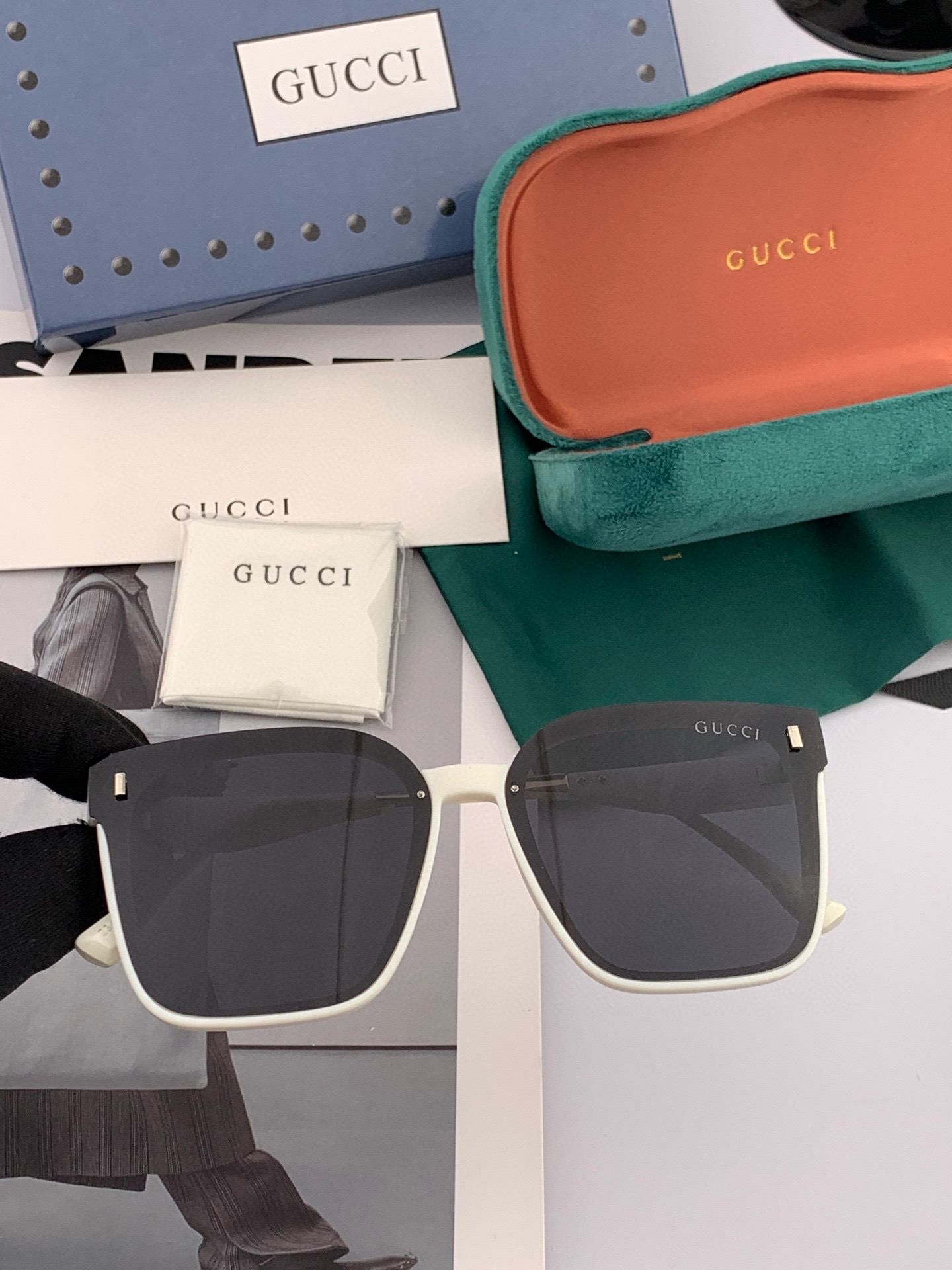 GUCCI 2025开春新款 最新款方框太阳镜 各路网红纷纷带起气场满分‼️ 俏皮甜美.上脸效果更佳.金