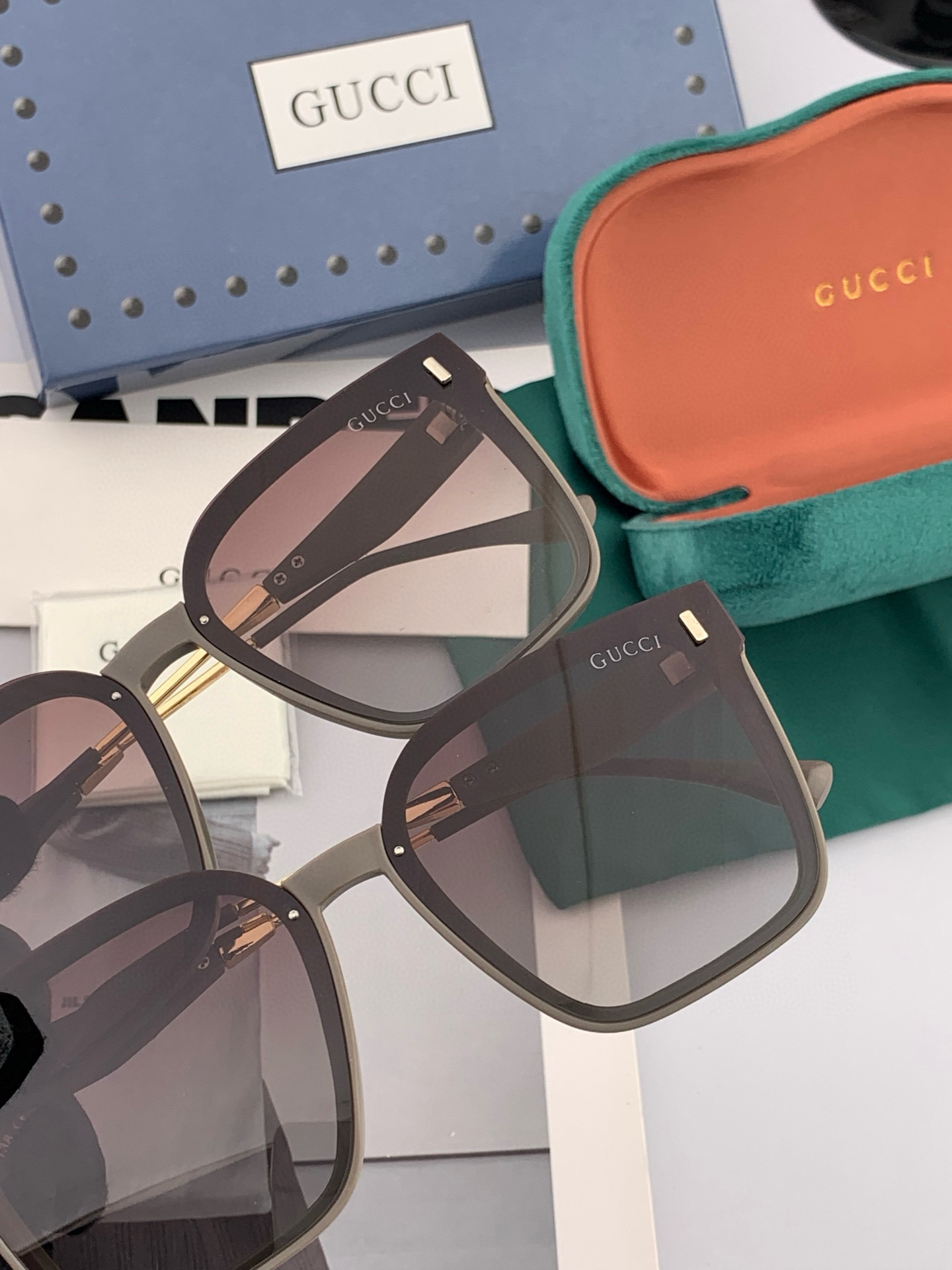 GUCCI 2025开春新款 最新款方框太阳镜 各路网红纷纷带起气场满分‼️ 俏皮甜美.上脸效果更佳.金