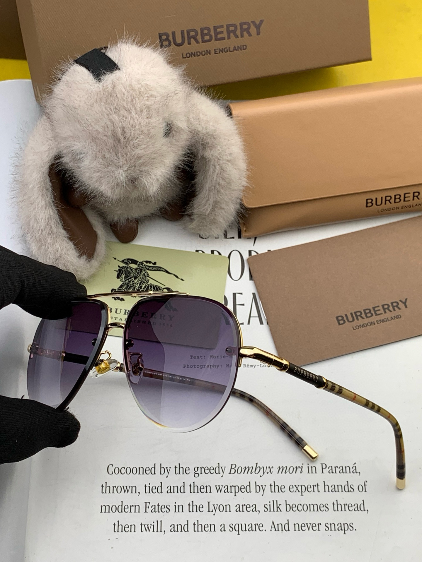 BURBERRY 巴宝莉 男士太阳眼镜 🕶🕶正版蛤蟆 太阳镜💋💋👣👣 高品质 不挑脸 火的狠 🍁🍁💯💯🐝