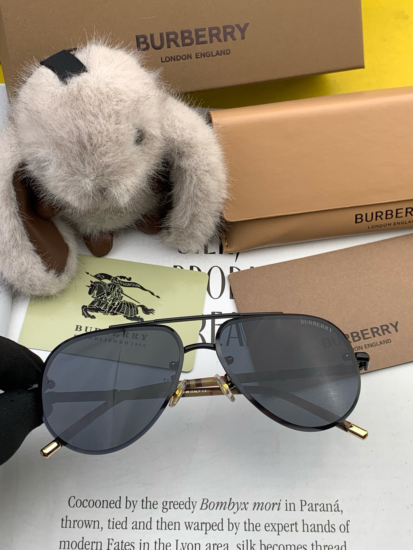 BURBERRY 巴宝莉 男士太阳眼镜 🕶🕶正版蛤蟆 太阳镜💋💋👣👣 高品质 不挑脸 火的狠 🍁🍁💯💯🐝