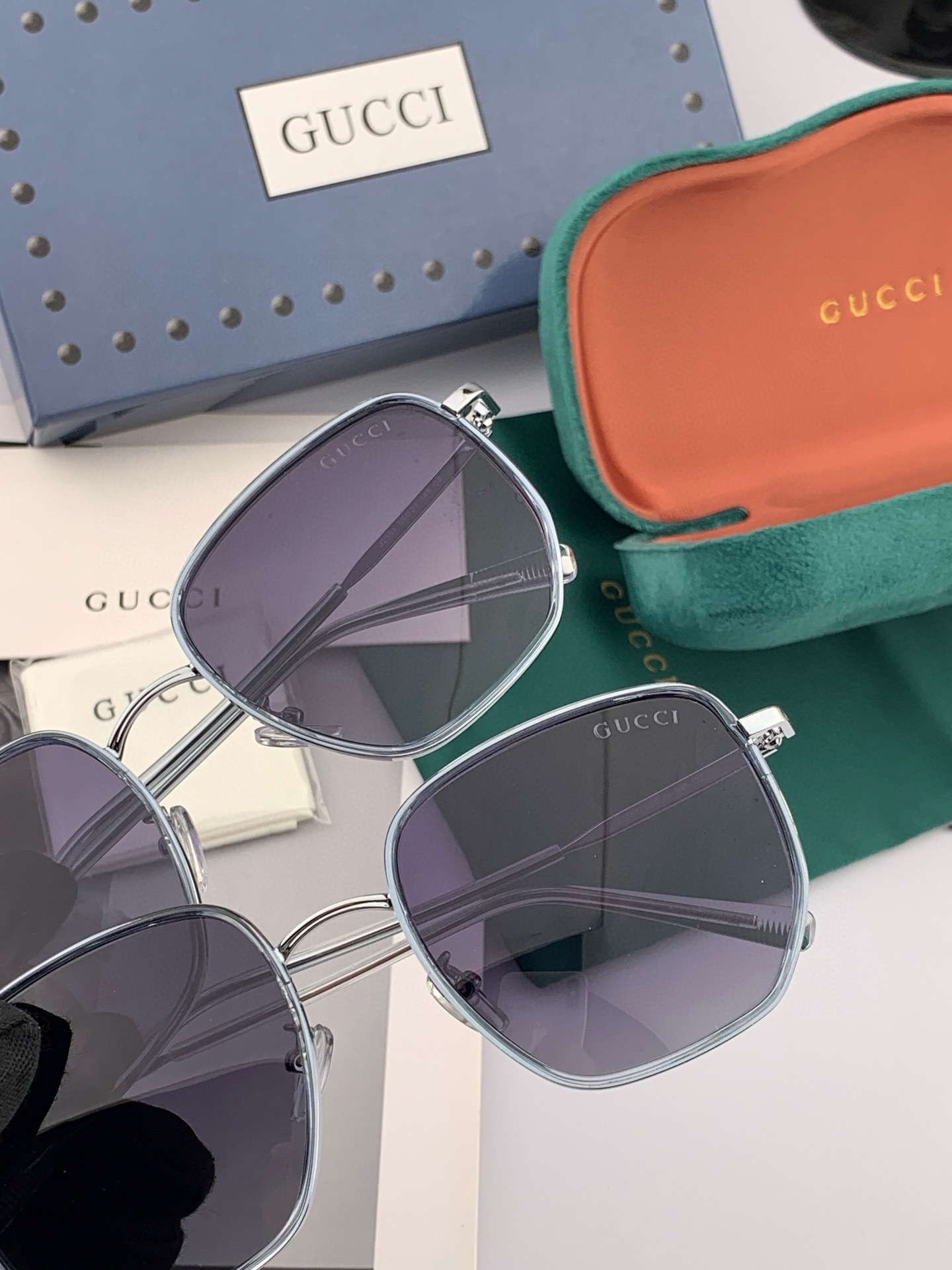 GUCCI 2025开春新款 最新款方框太阳镜 各路网红纷纷带起气场满分‼️ 俏皮甜美.上脸效果更佳.金