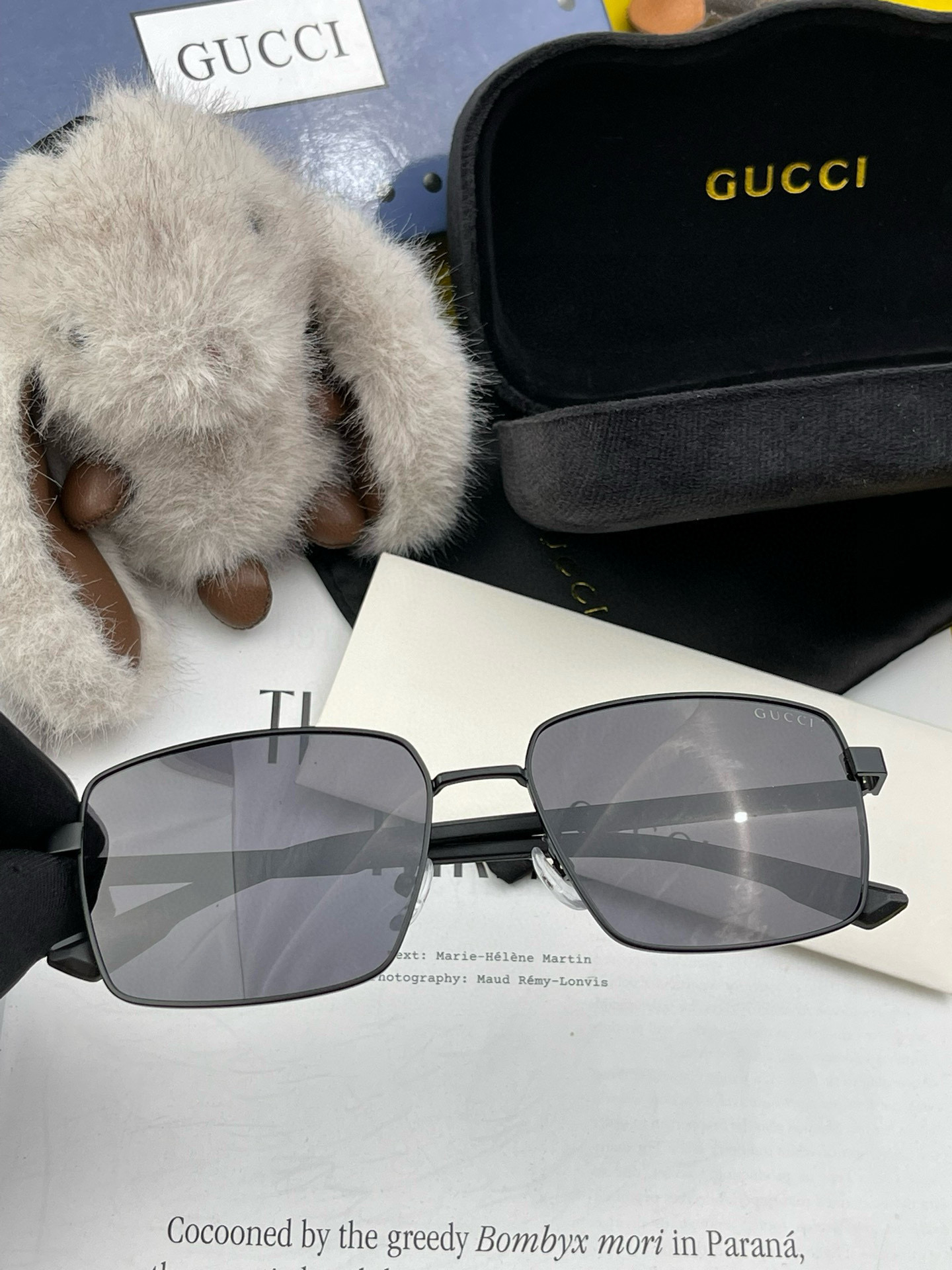 GUCCI 官网同步。 高品质男女款墨镜 👍 进口宝丽来偏光镜片 。蛤蟆镜 开车钓鱼都可 。型号：G83