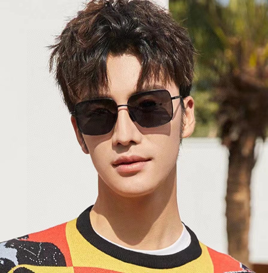 GUCCI 官网同步。 高品质男女款墨镜 👍 进口宝丽来偏光镜片 。蛤蟆镜 开车钓鱼都可 。型号：G83