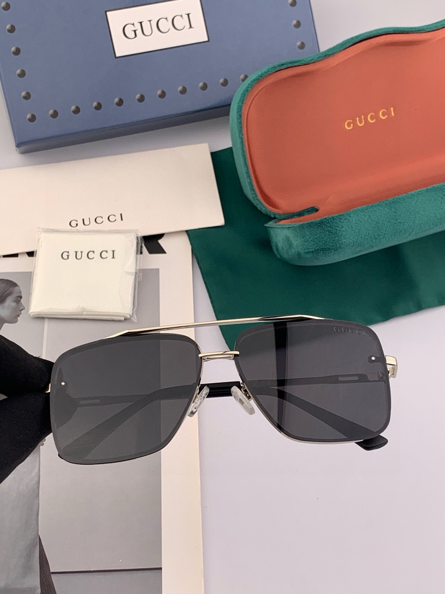 GUCCI 官网同步。 高品质男女款墨镜 👍 进口宝丽来偏光镜片 。蛤蟆镜 开车钓鱼都可 。型号：G02