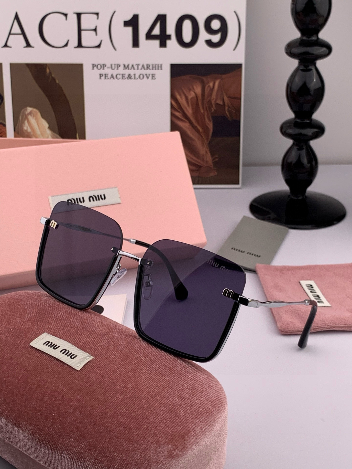 【miumiu偏光】😘新款🕶时尚高雅墨镜女士 太阳镜🥳打造沉稳架势，经典的版型与全新的创意相结👍不经意间