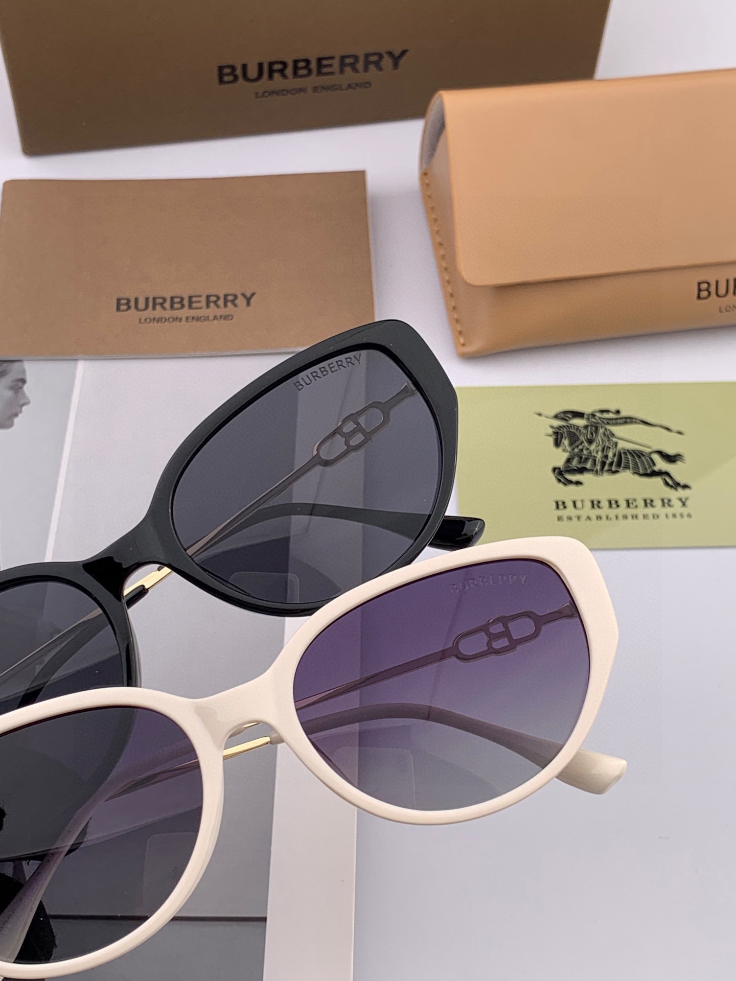 【偏光系列太阳镜】🎈原版出货 巴宝莉网红超爆款💙经典奢华全球风[强][酷][亲亲] 时尚方框太阳镜[得意