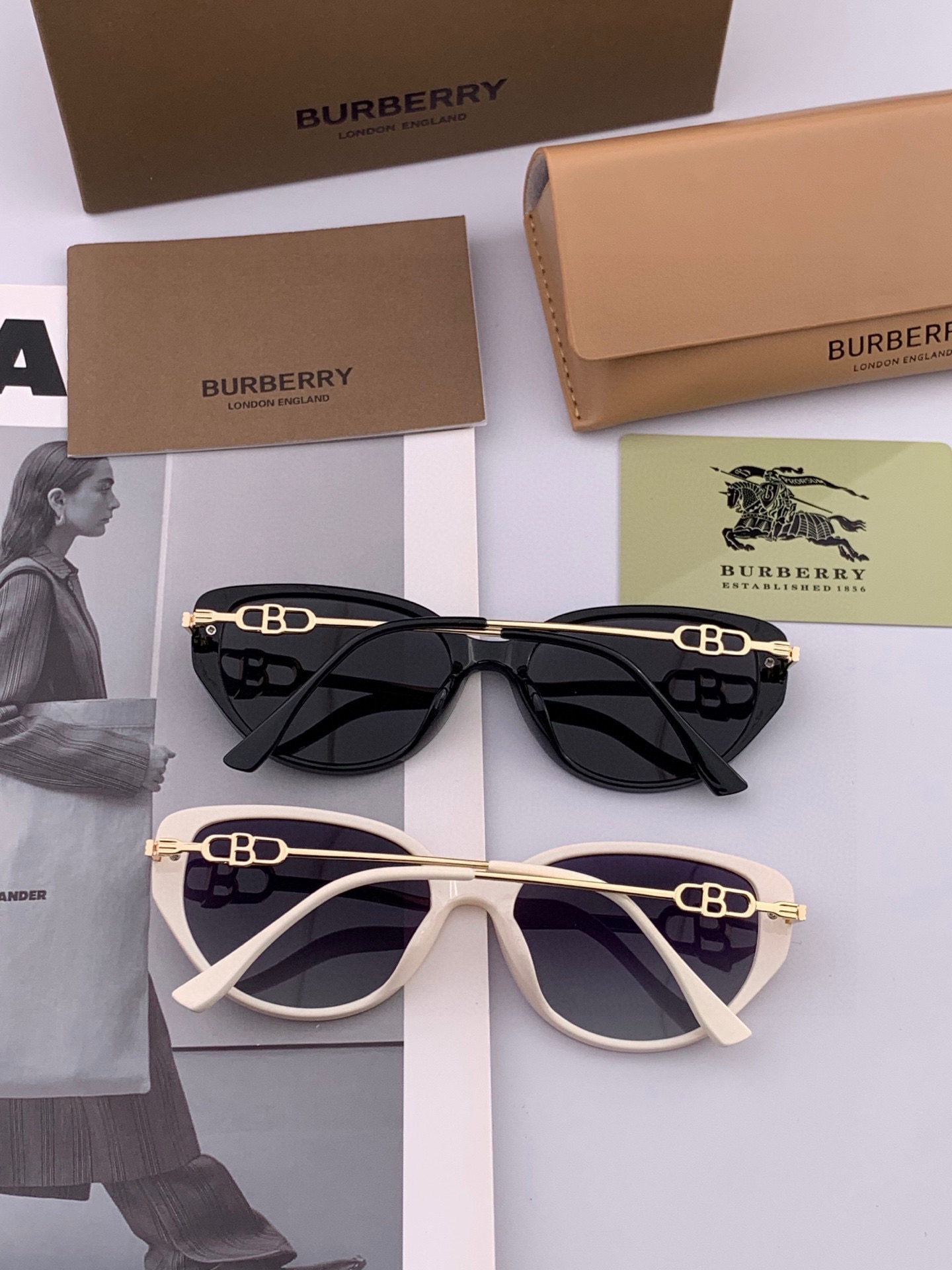 【偏光系列太阳镜】🎈原版出货 巴宝莉网红超爆款💙经典奢华全球风[强][酷][亲亲] 时尚方框太阳镜[得意