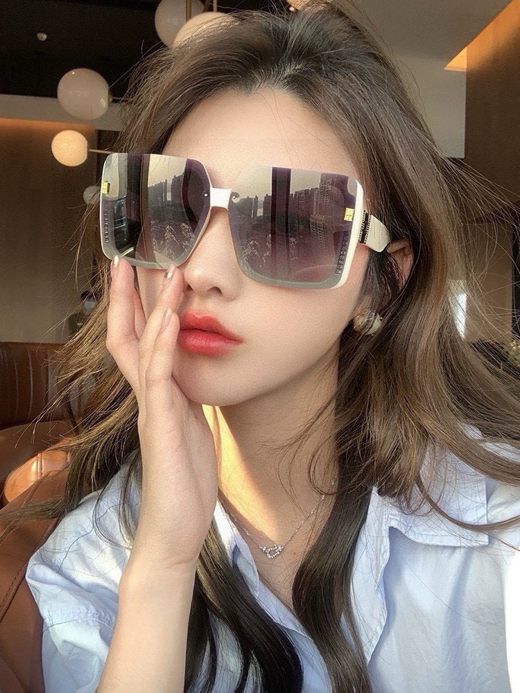 【TR偏光系列】爱马仕 经典的方框设计，不挑脸型，无论搭配大衣还是连衣裙都非常显气质偏光镜片预防紫外线 