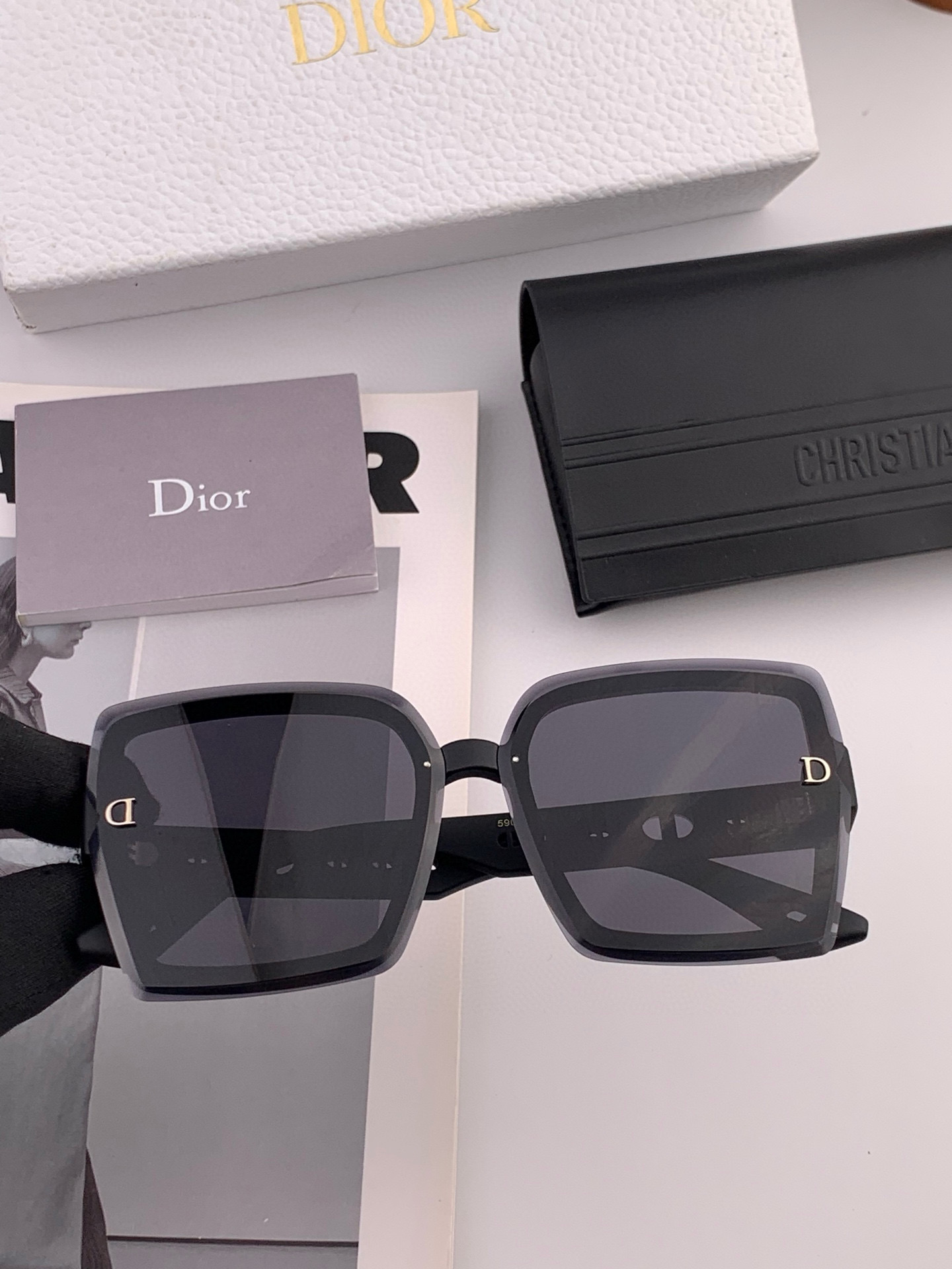 🔺 【DIOR-迪奥】2025开春新款 潮流爆款 时尚方框偏光太阳镜 高品质 佩戴舒适 网红潮款墨镜 女