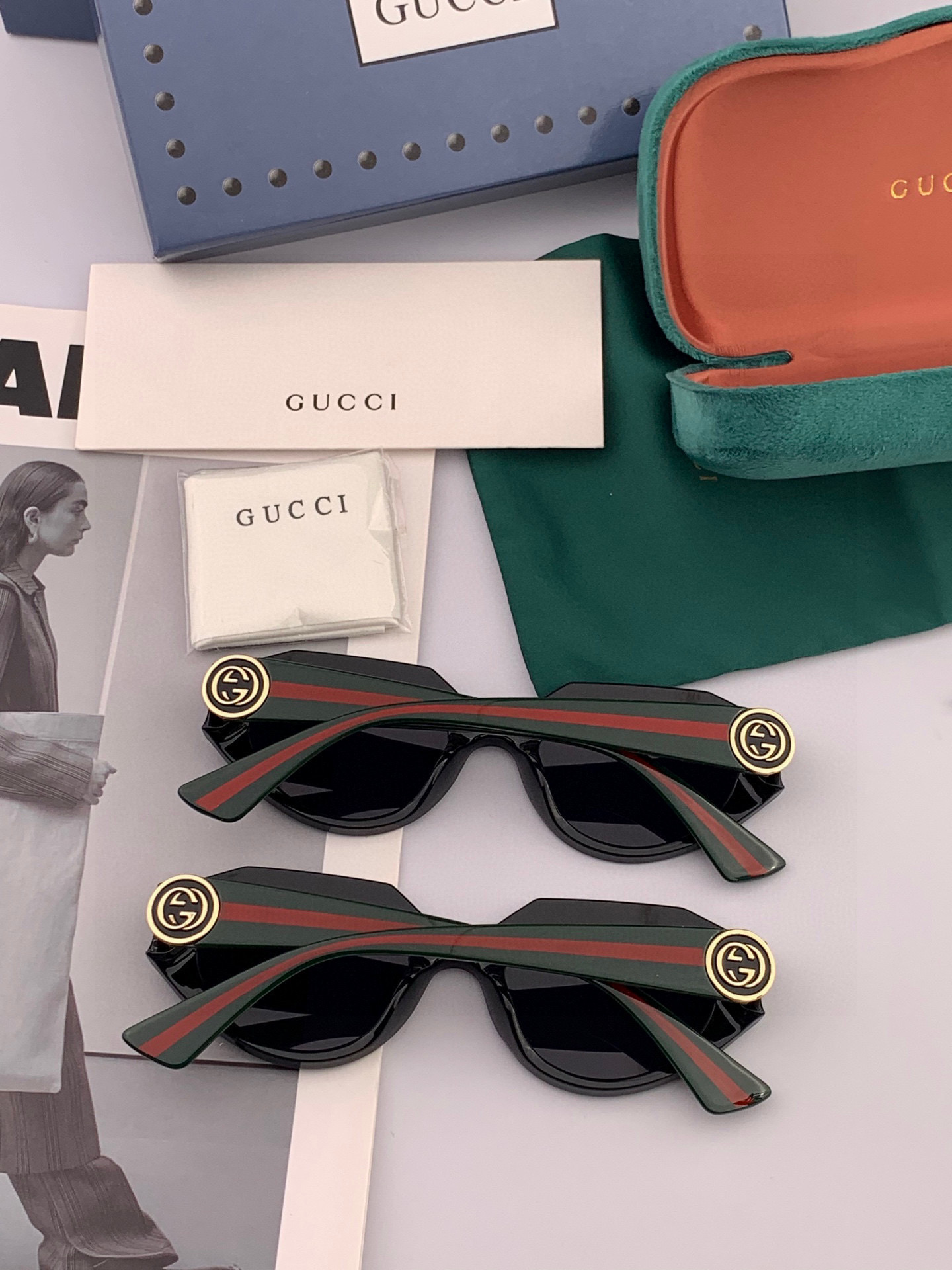 GUCCI 2025开春新款 最新款方框太阳镜 各路网红纷纷带起气场满分‼️ 俏皮甜美.上脸效果更佳.金