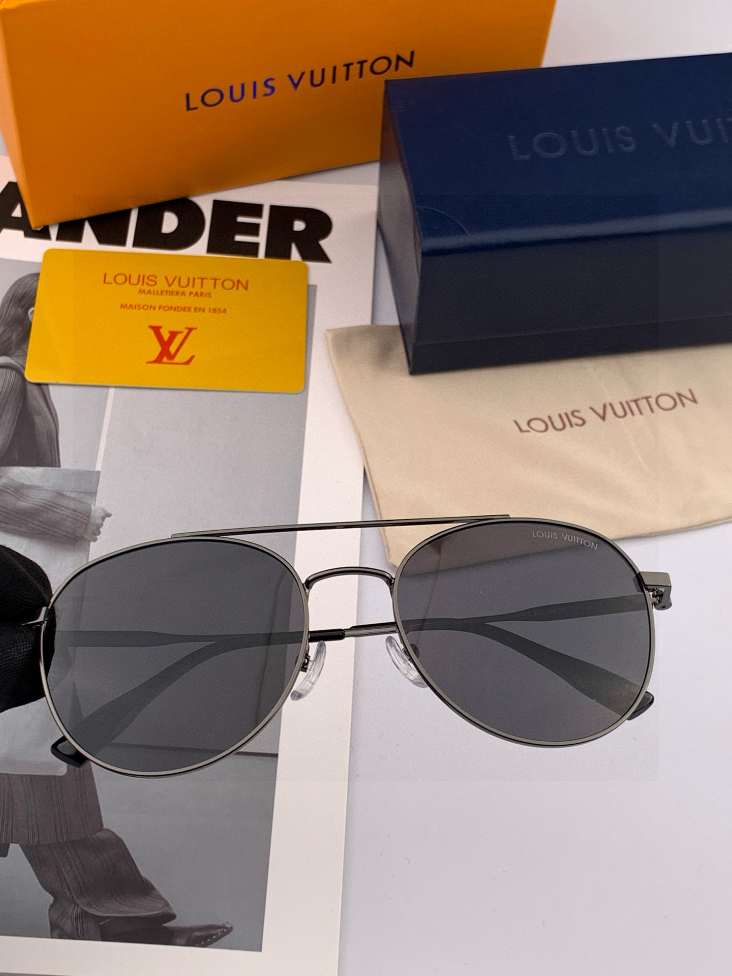 Lv 。 高品质男女款墨镜 👍 进口宝丽来偏光镜片 。蛤蟆镜 开车钓鱼都可 。百搭显瘦墨镜韩版男士飞行员