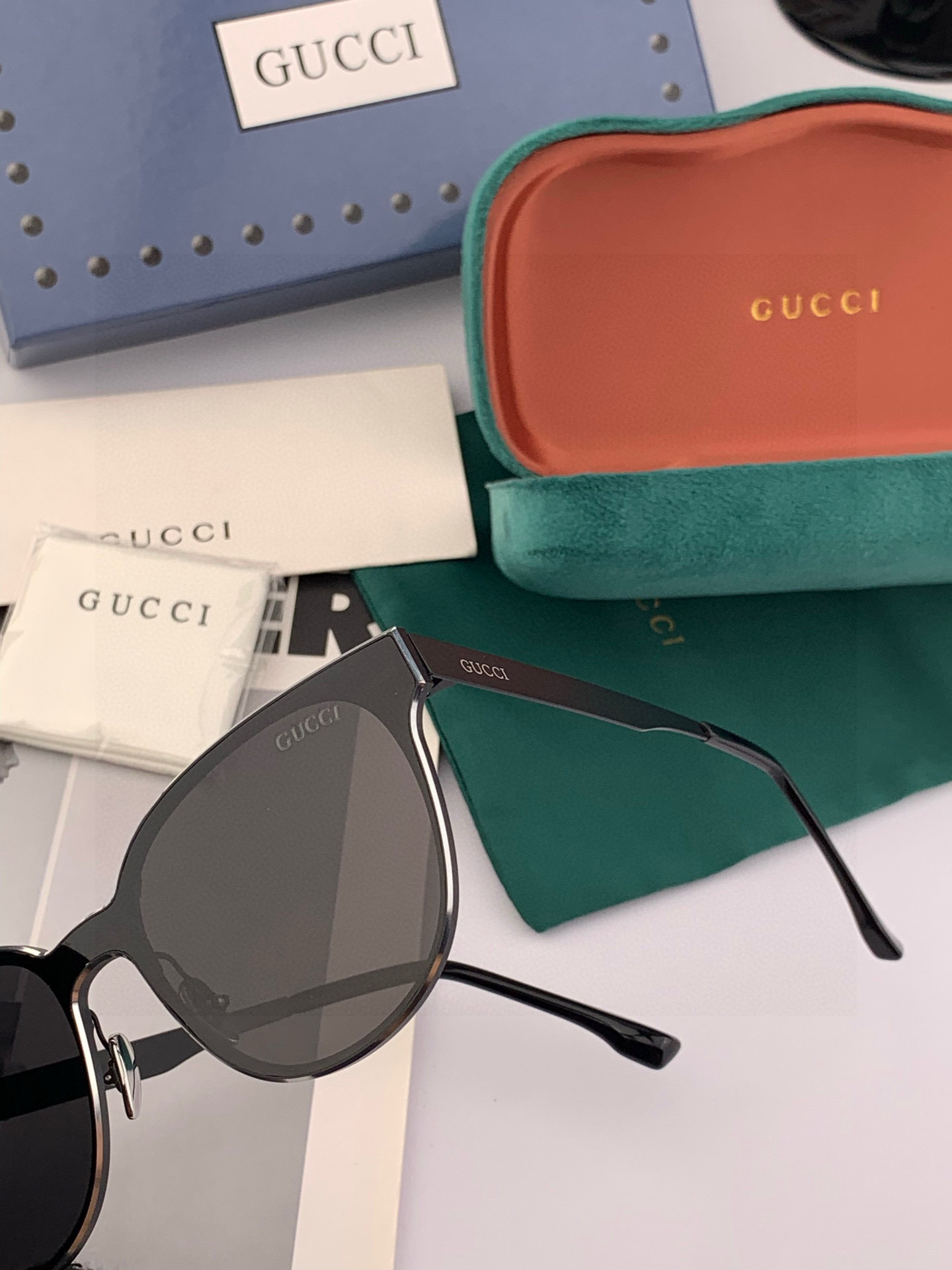 连体镜GUCCI 2025开春新款一体镜 大框太阳镜男女同款 😎 爆款大框尼龙太阳镜 超逼格超酷 镜腿品