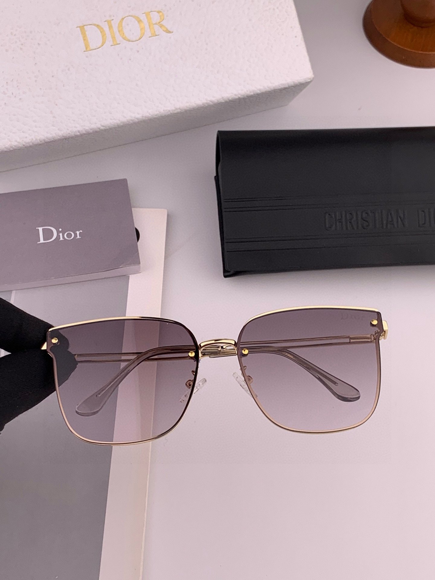 【TR偏光系列】DIOR 经典的方框设计，不挑脸型，无论搭配大衣还是连衣裙都非常显气质尼龙偏光镜片预防紫