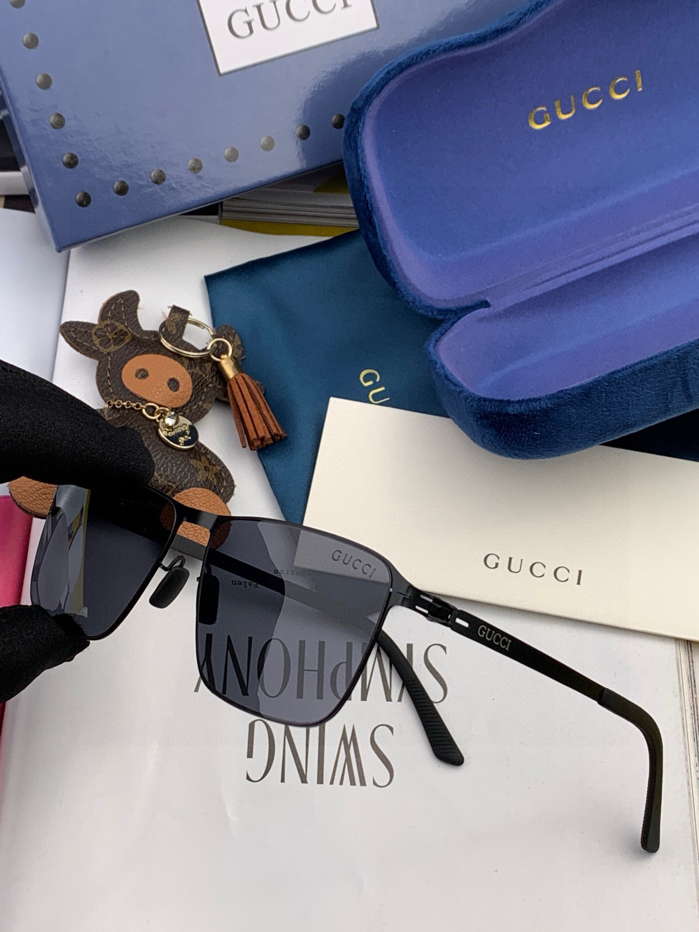 GUCCI 男款炫彩飞行员偏光太阳镜 ❤️材质：高清尼龙加厚卡槽高清偏光镜片 🌹无边框镜架💕颜👍型号：G