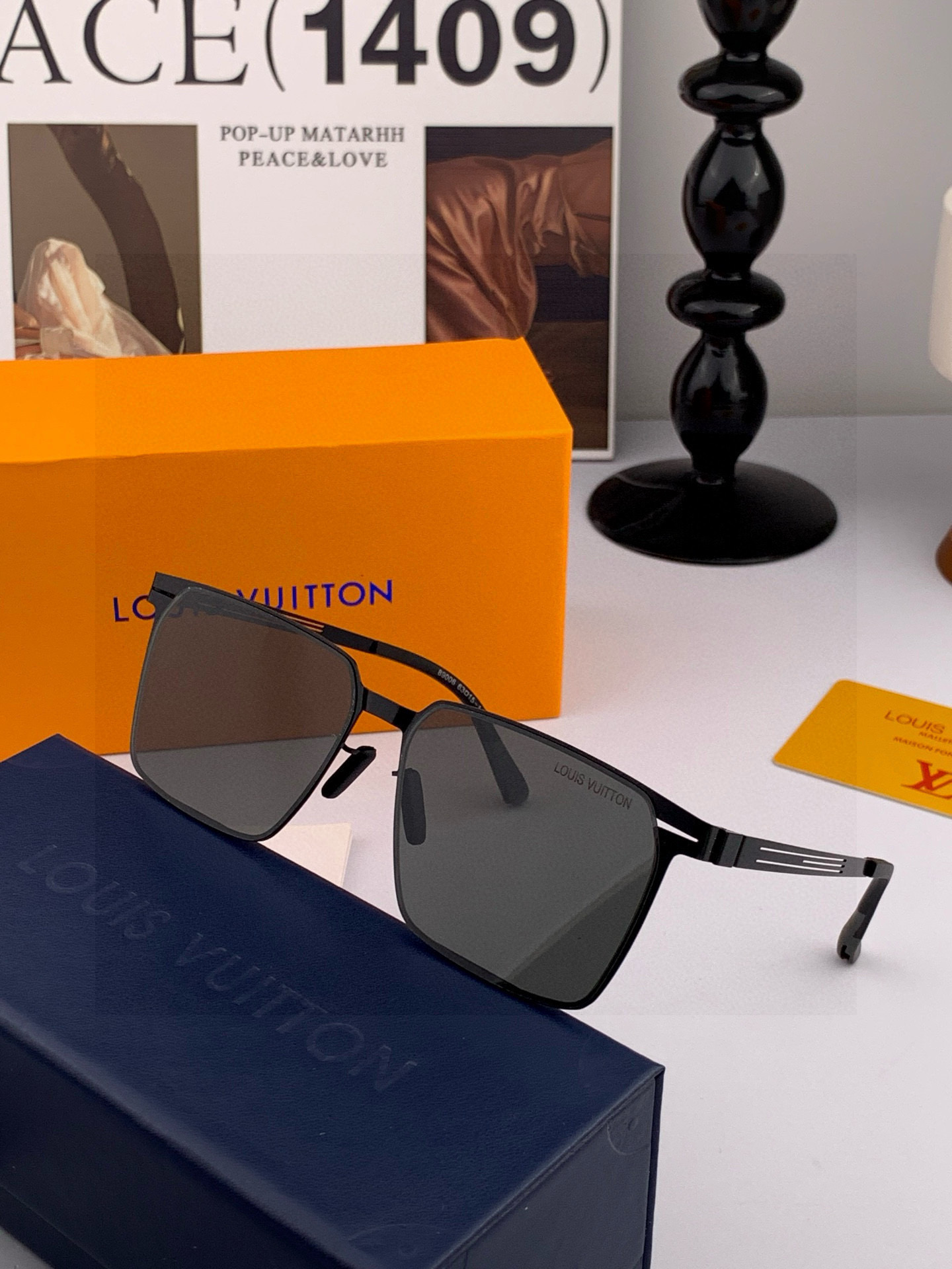 ♦️LV 2025新款男女情侣款太阳镜多边形墨镜iP电镀永不褪色 超轻超有弹性整幅眼镜无螺丝重要的是压不