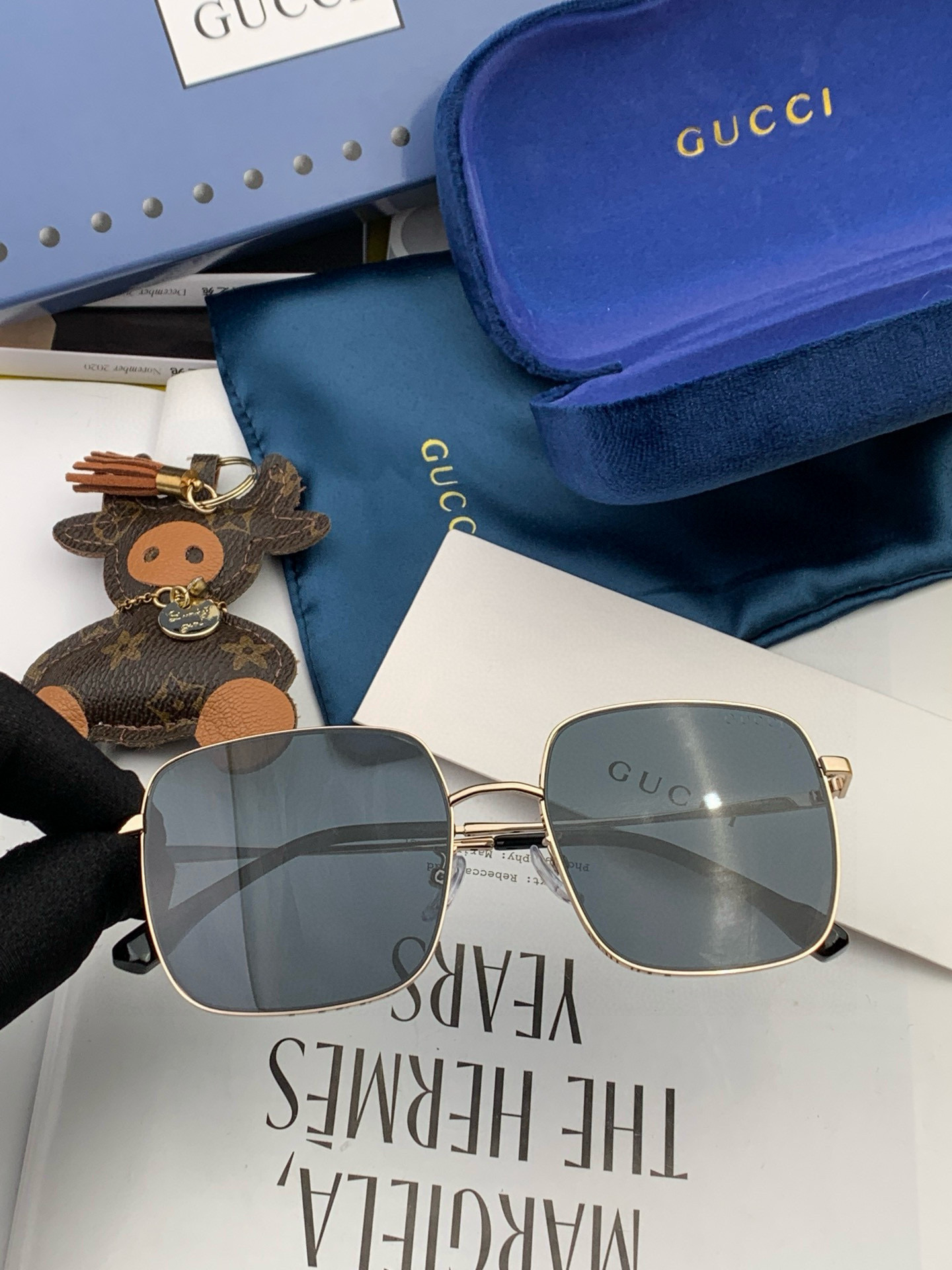 GUCCI 男款炫彩飞行员偏光太阳镜 ❤️材质：高清尼龙加厚卡槽高清偏光镜片 🌹无边框镜架💕颜👍型号：G