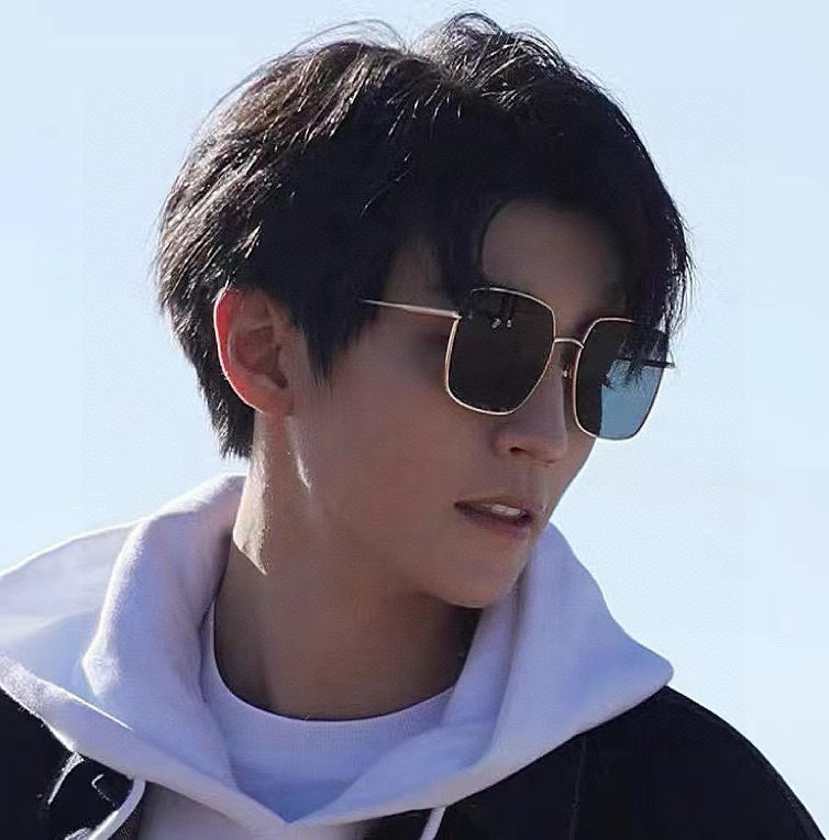 GUCCI 男款炫彩飞行员偏光太阳镜 ❤️材质：高清尼龙加厚卡槽高清偏光镜片 🌹无边框镜架💕颜👍型号：G