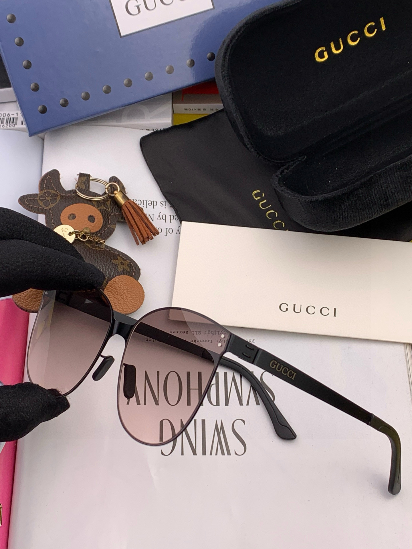 Gucci 2023春夏新款超轻无螺丝压不坏系列情侣款太阳镜高清尼龙镜片🦅完美品质，适合各种脸型，经典太