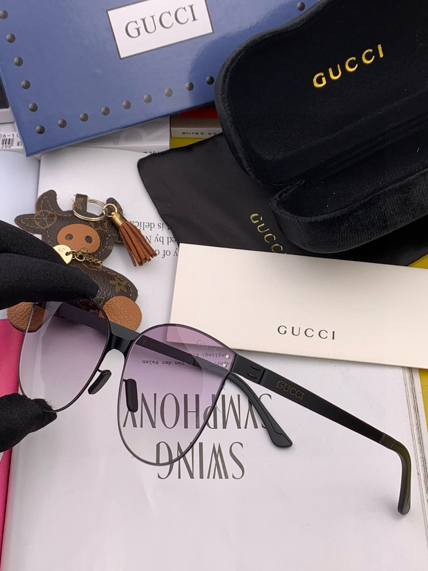 Gucci 2023春夏新款超轻无螺丝压不坏系列情侣款太阳镜高清尼龙镜片🦅完美品质，适合各种脸型，经典太