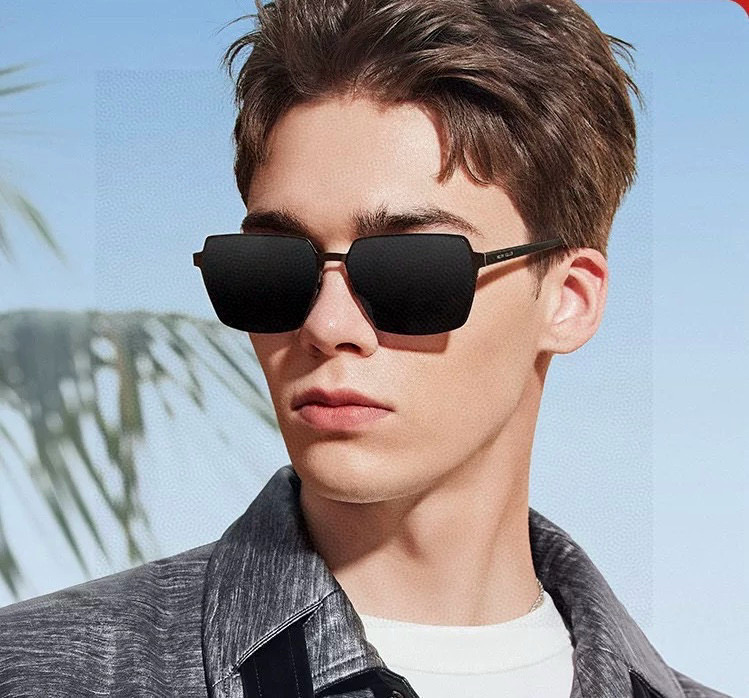 NO:375852,LV men's colorful pilot polarized sunglasses material high-definition nylon thickened card slot high-definition polarized lenses frameless frame model L68903 glasses sunglasses sunglasses, glasses, louis vuitton19860909LV 男款炫彩飞行员偏光太阳镜 材质高清尼龙加厚卡槽高清偏光镜片 无边框镜架颜型号L68903眼镜墨镜太阳镜,眼镜,louis vuitton,glasses