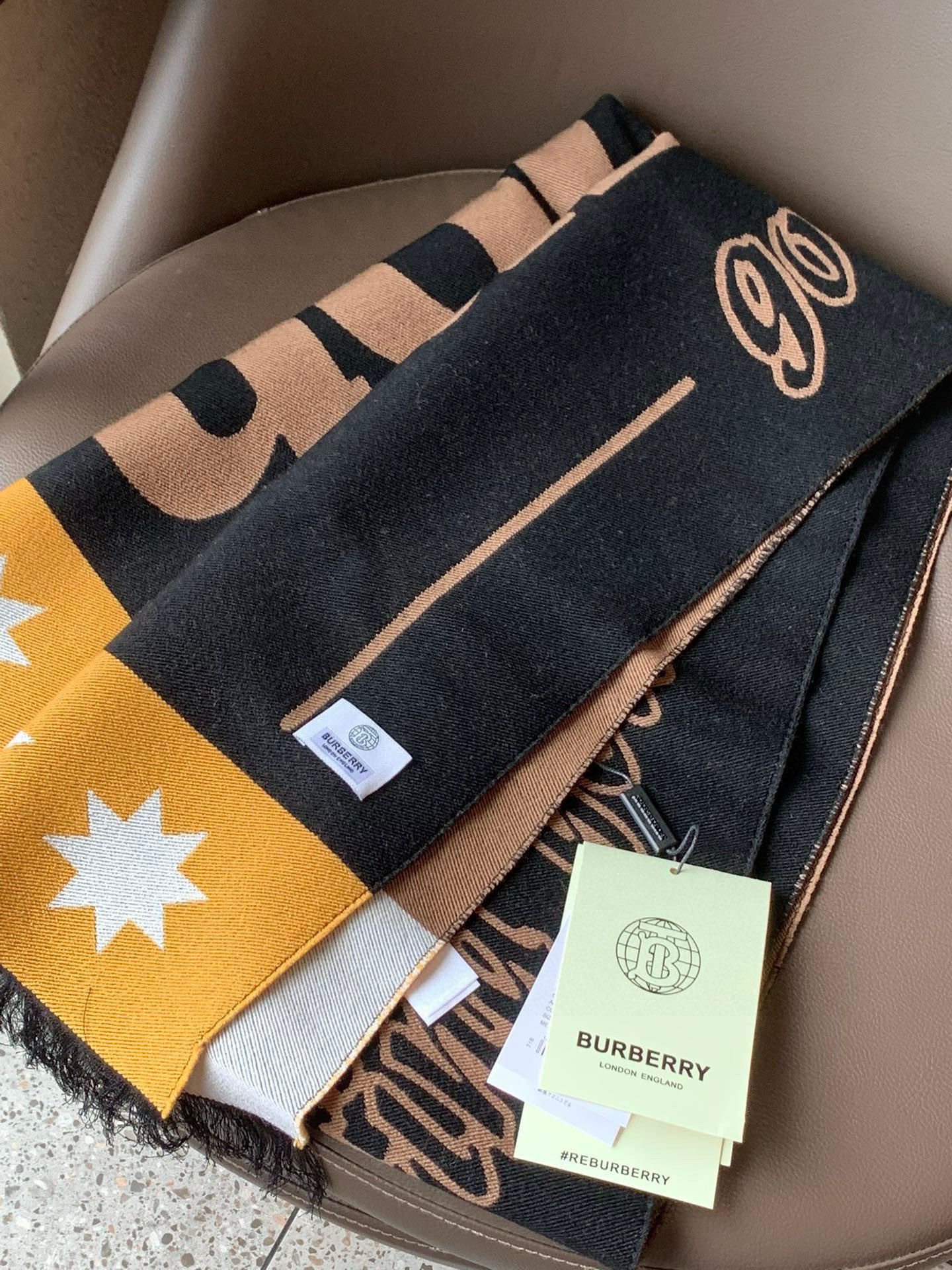 【柜姐实拍】揭秘这款为何能出道既是巅峰！这么好看的风格谁能拒绝！丝毛质地！最经典的斜纹织造工艺！垂坠感特