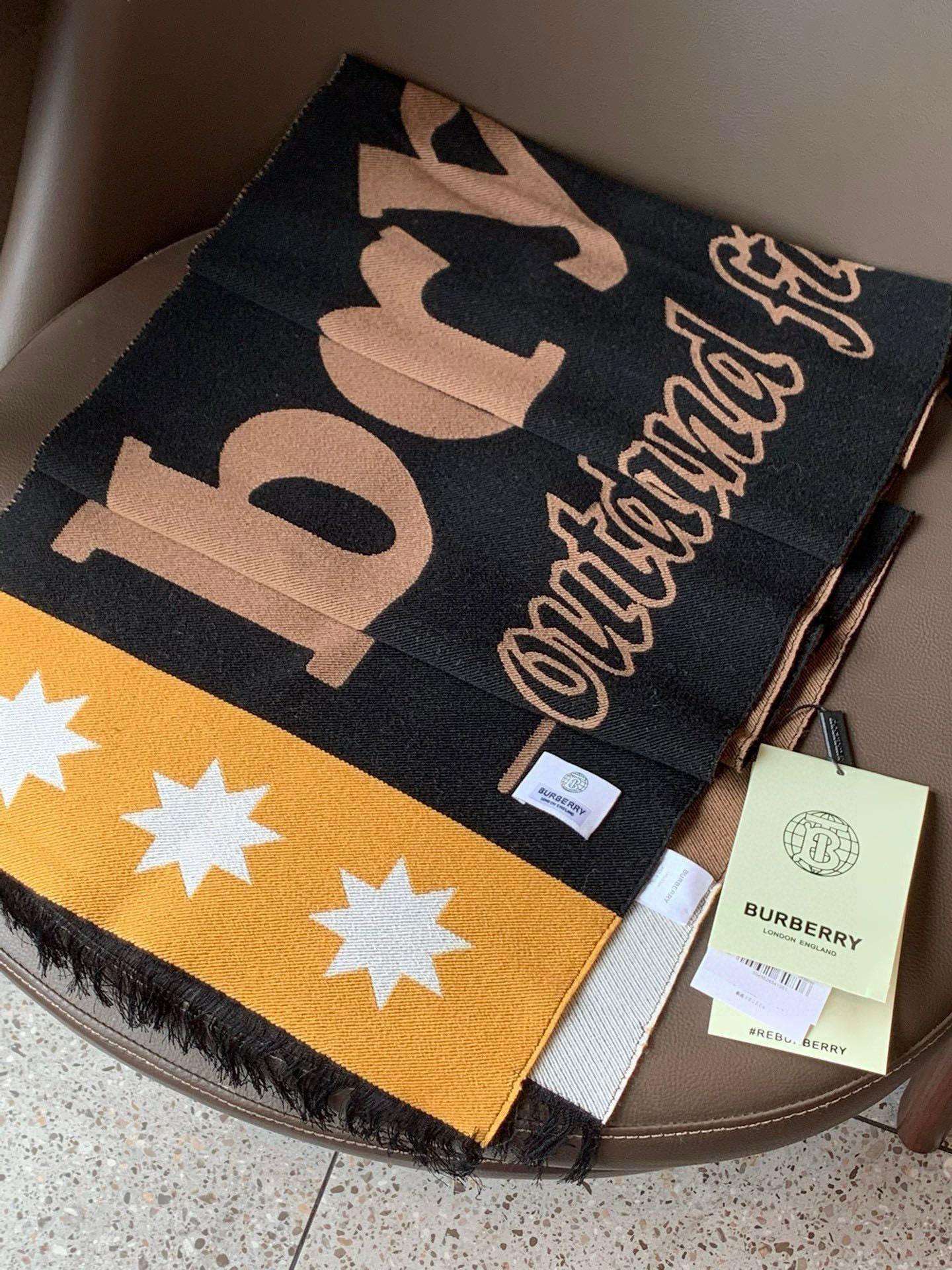 【柜姐实拍】揭秘这款为何能出道既是巅峰！这么好看的风格谁能拒绝！丝毛质地！最经典的斜纹织造工艺！垂坠感特