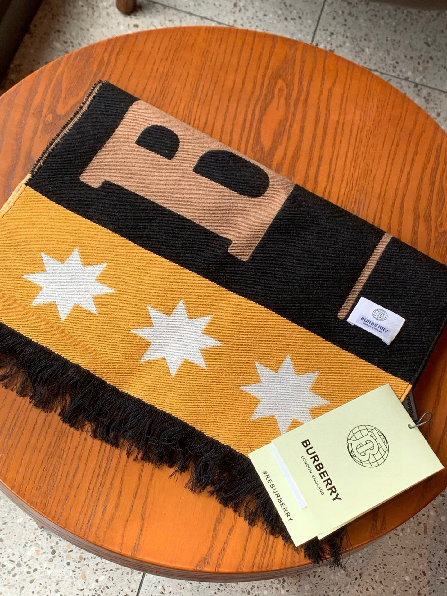 【柜姐实拍】揭秘这款为何能出道既是巅峰！这么好看的风格谁能拒绝！丝毛质地！最经典的斜纹织造工艺！垂坠感特