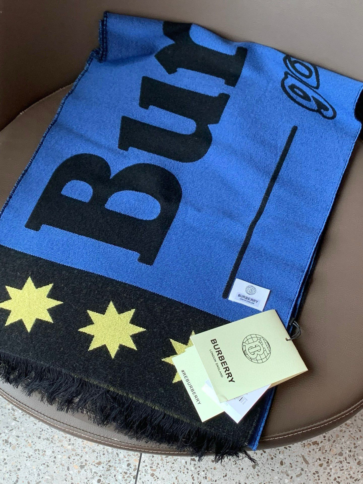 【柜姐实拍】揭秘这款为何能出道既是巅峰！这么好看的风格谁能拒绝！丝毛质地！最经典的斜纹织造工艺！垂坠感特