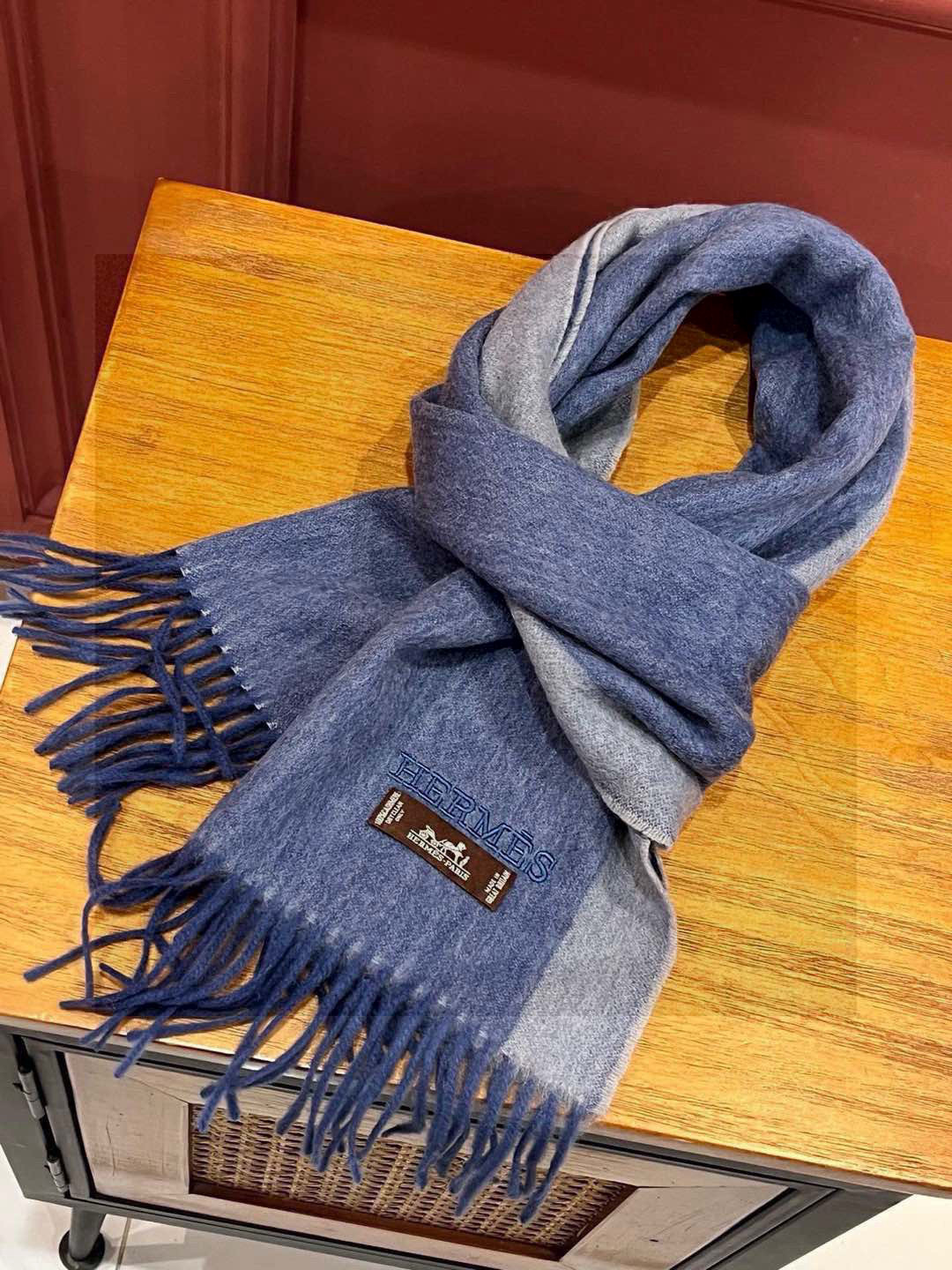 ✨✨太美了😍 爱马仕 情侣款 美到要尖叫😱专柜最新款🎊英伦欧美范儿 又是一款即时尚又实用的大围巾&长巾，