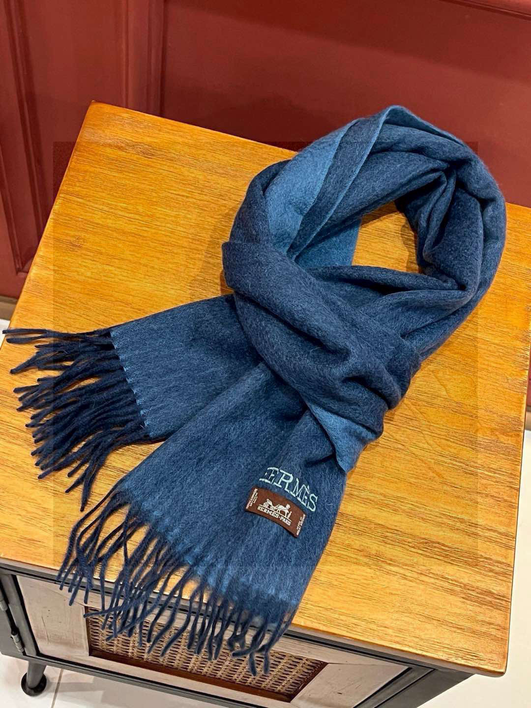 ✨✨太美了😍 爱马仕 情侣款 美到要尖叫😱专柜最新款🎊英伦欧美范儿 又是一款即时尚又实用的大围巾&长巾，